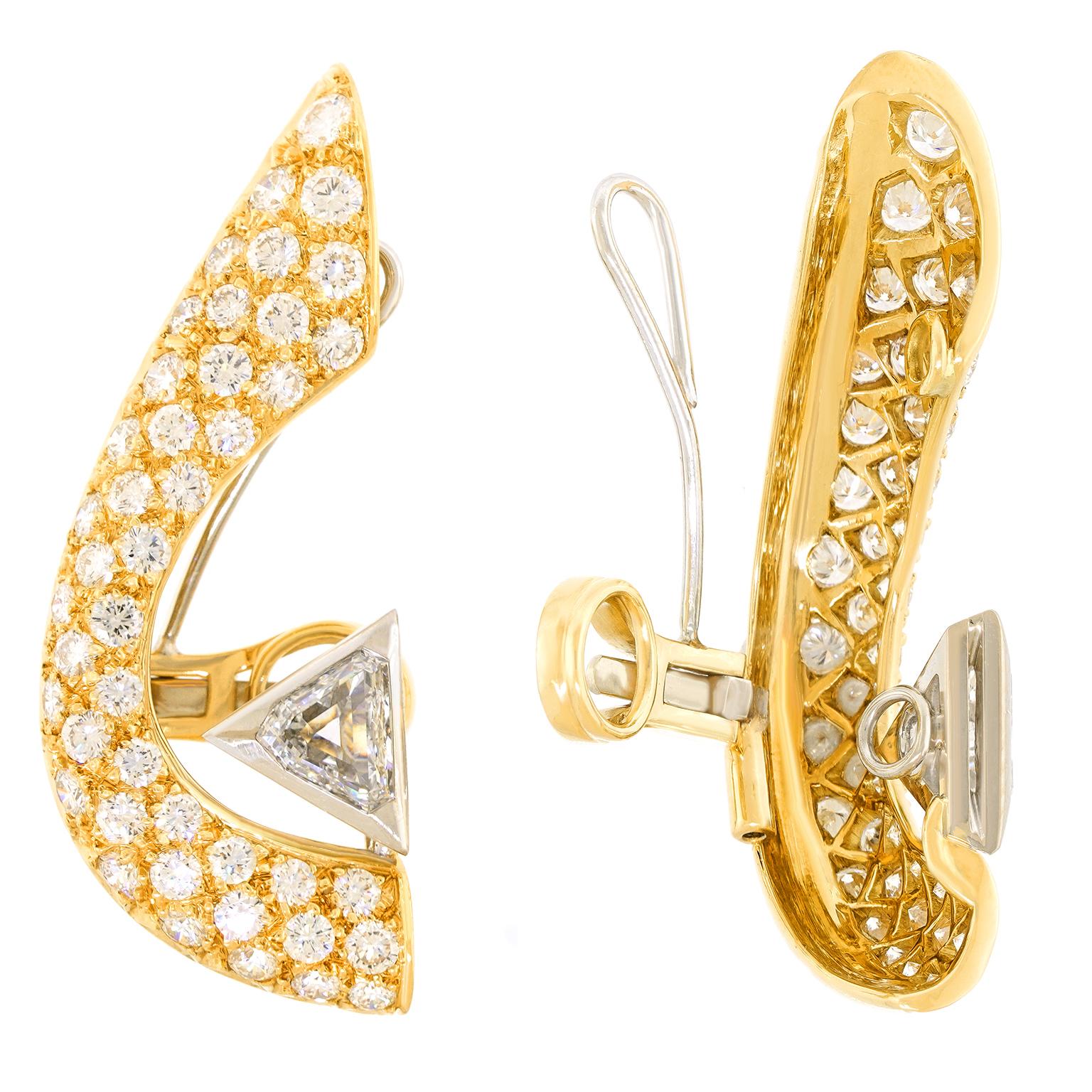 Boucles d'oreilles suisses en diamant The Modernity en vente 1