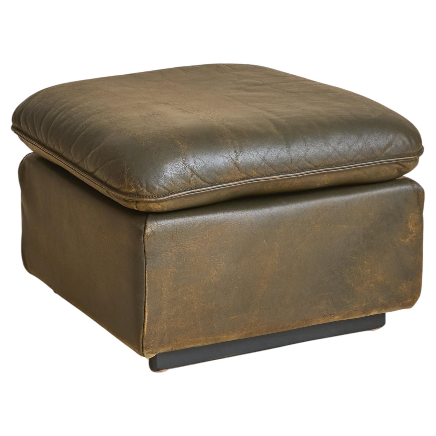 Swiss Olive Leather DS 49 Ottoman by De Sede, 1970s - 2 Available For Sale