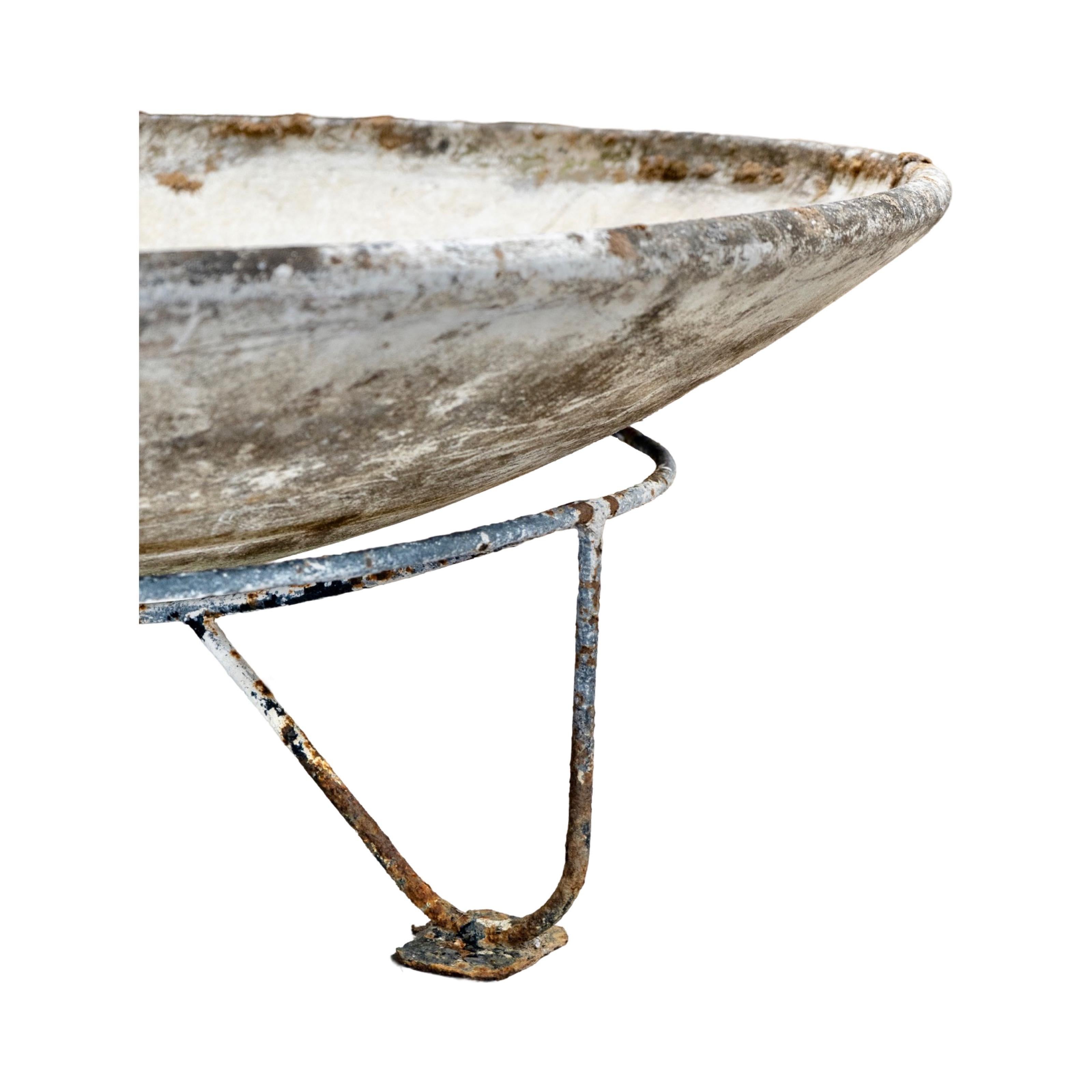 Mid-20th Century Swiss Saucer Planter By Willy Guhl For Sale