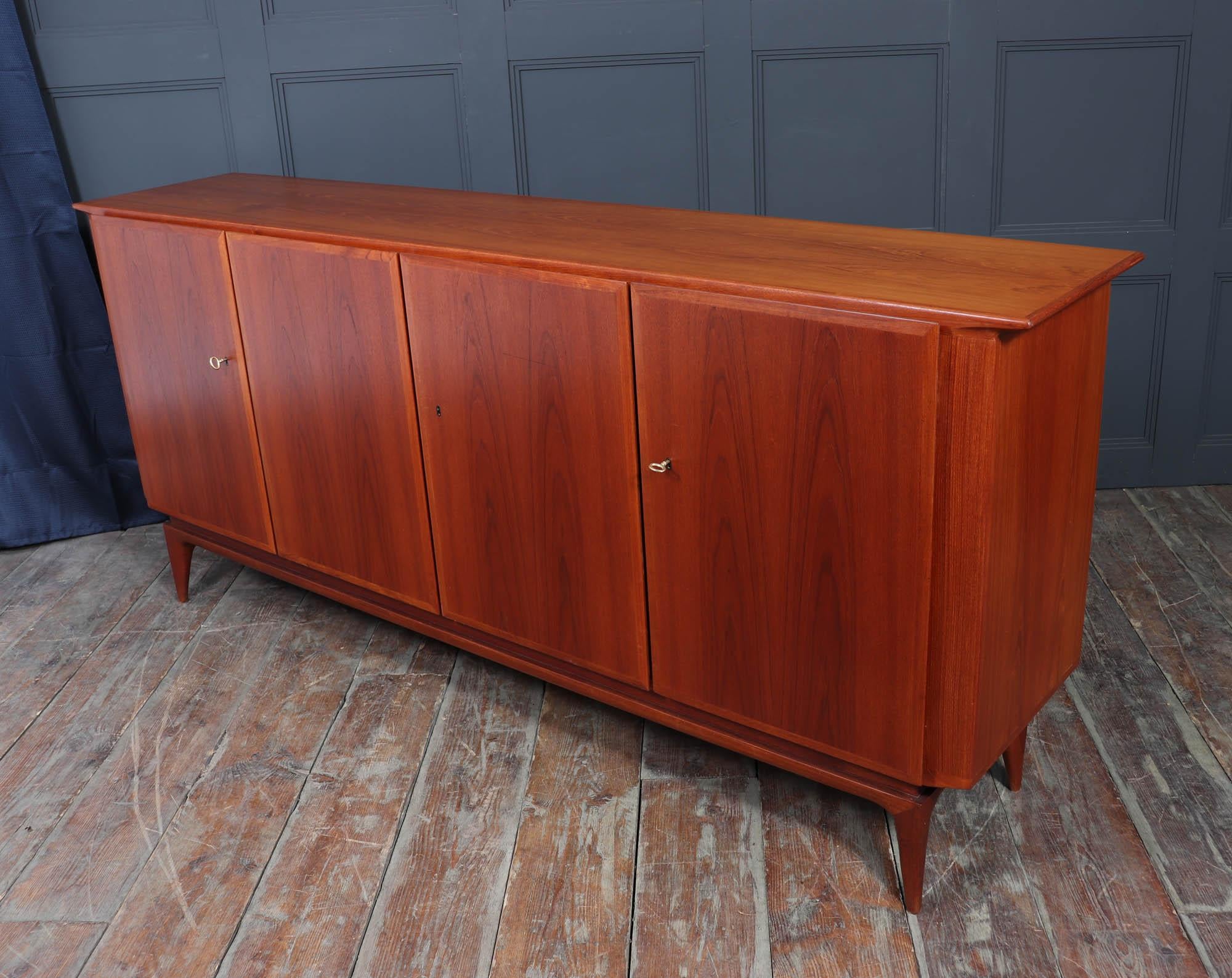 Credenza Swiss Teak di metà secolo in vendita 7