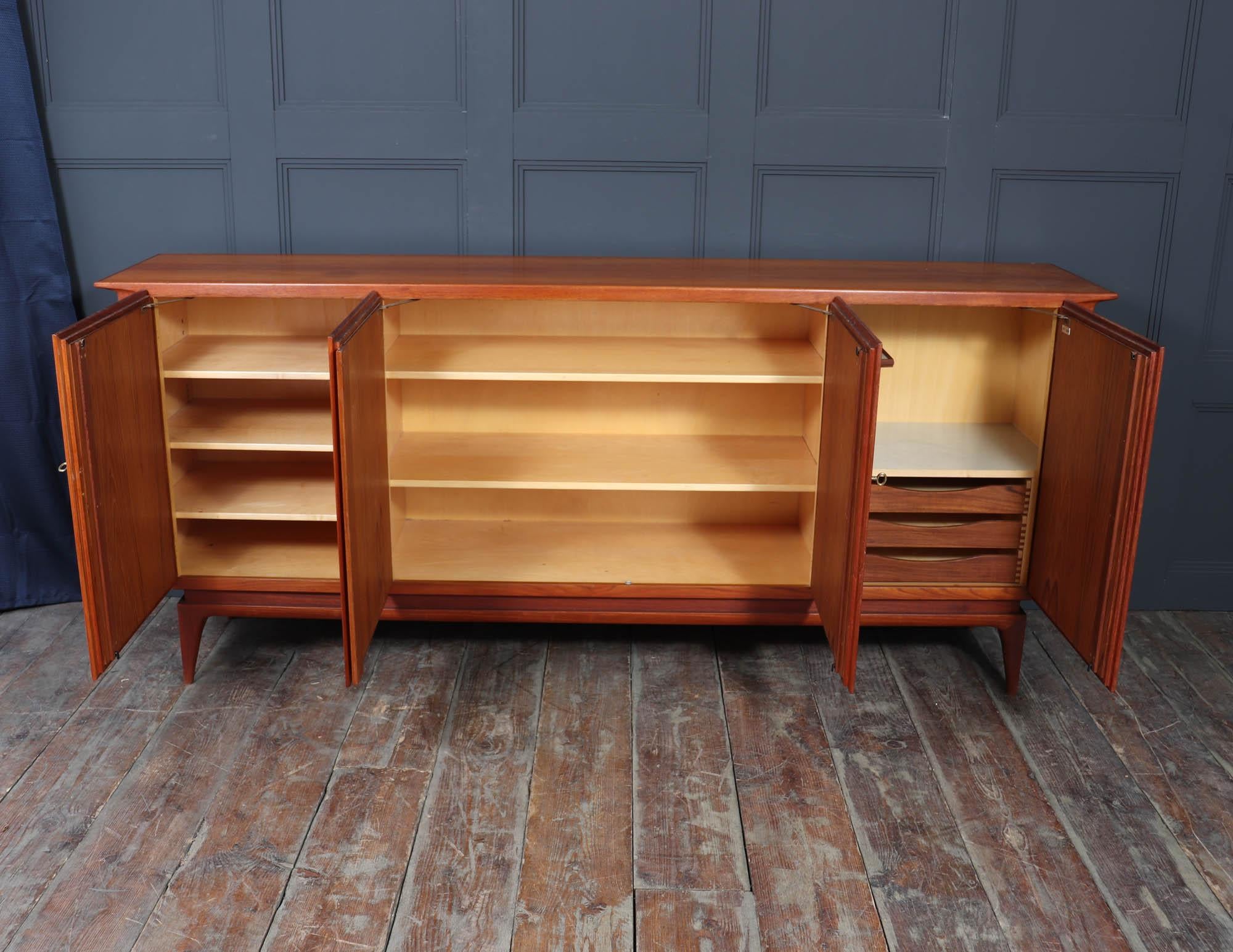 Credenza Swiss Teak di metà secolo in vendita 2