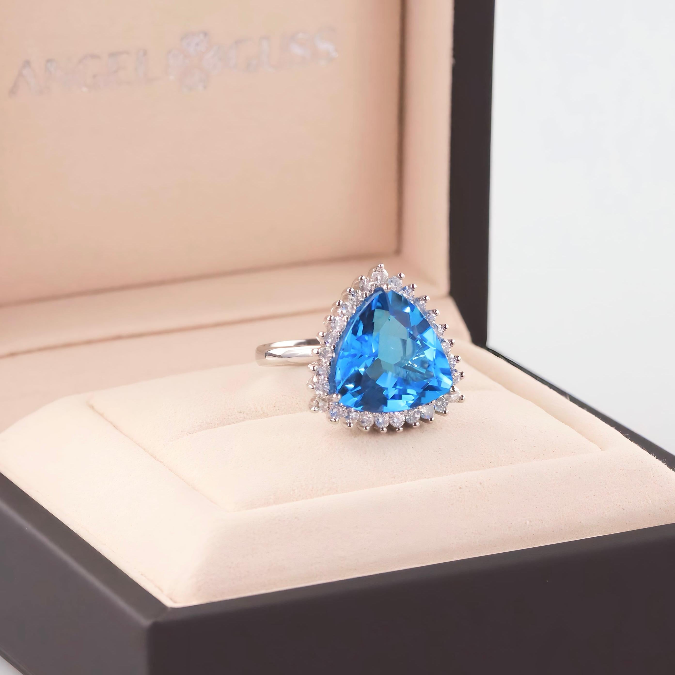 Swiss Topaz & Diamond Ring - 18K Solid Gold - Large Size  For Sale 2