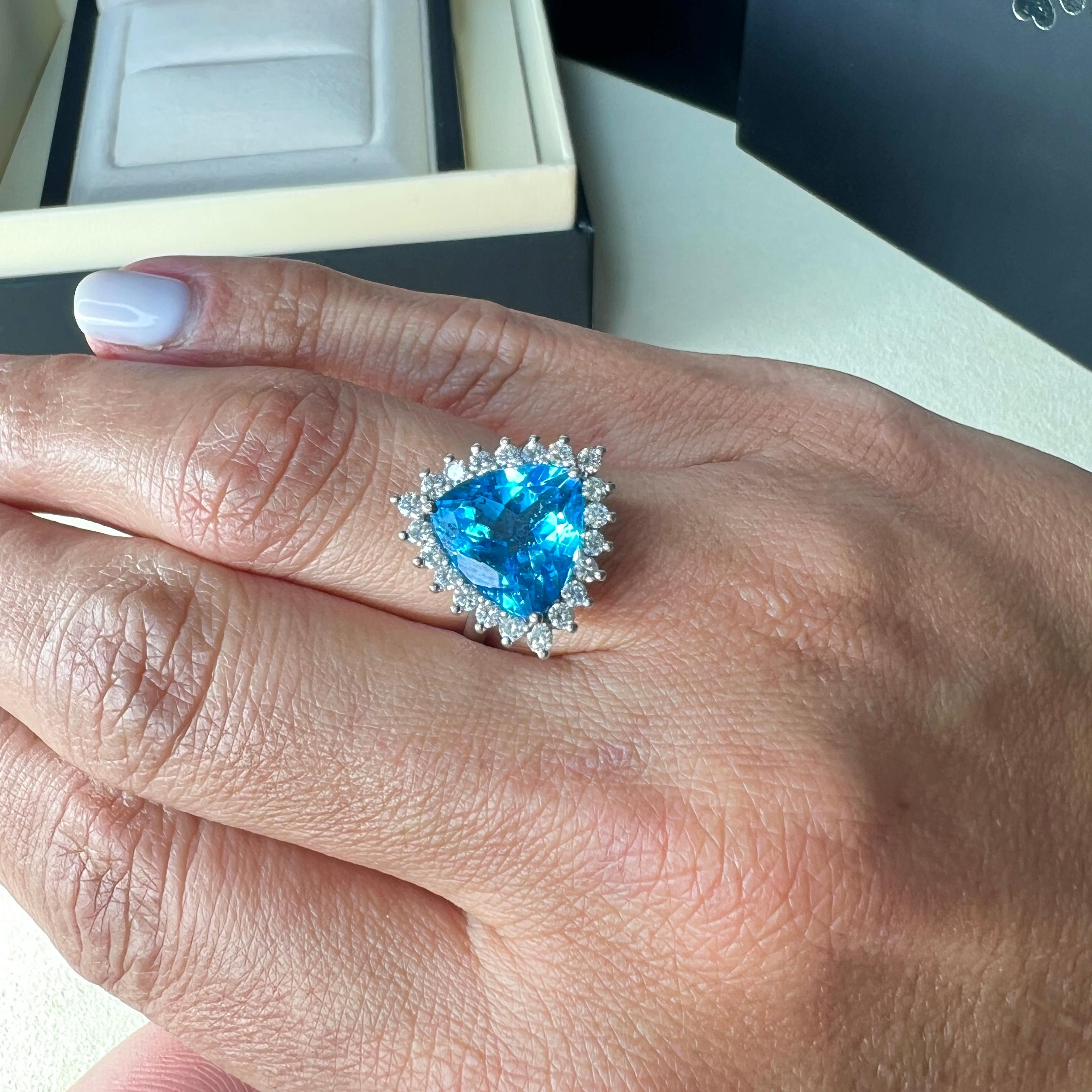 Swiss Topaz & Diamond Ring - 18K Solid White Gold - Medium Size For Sale 8