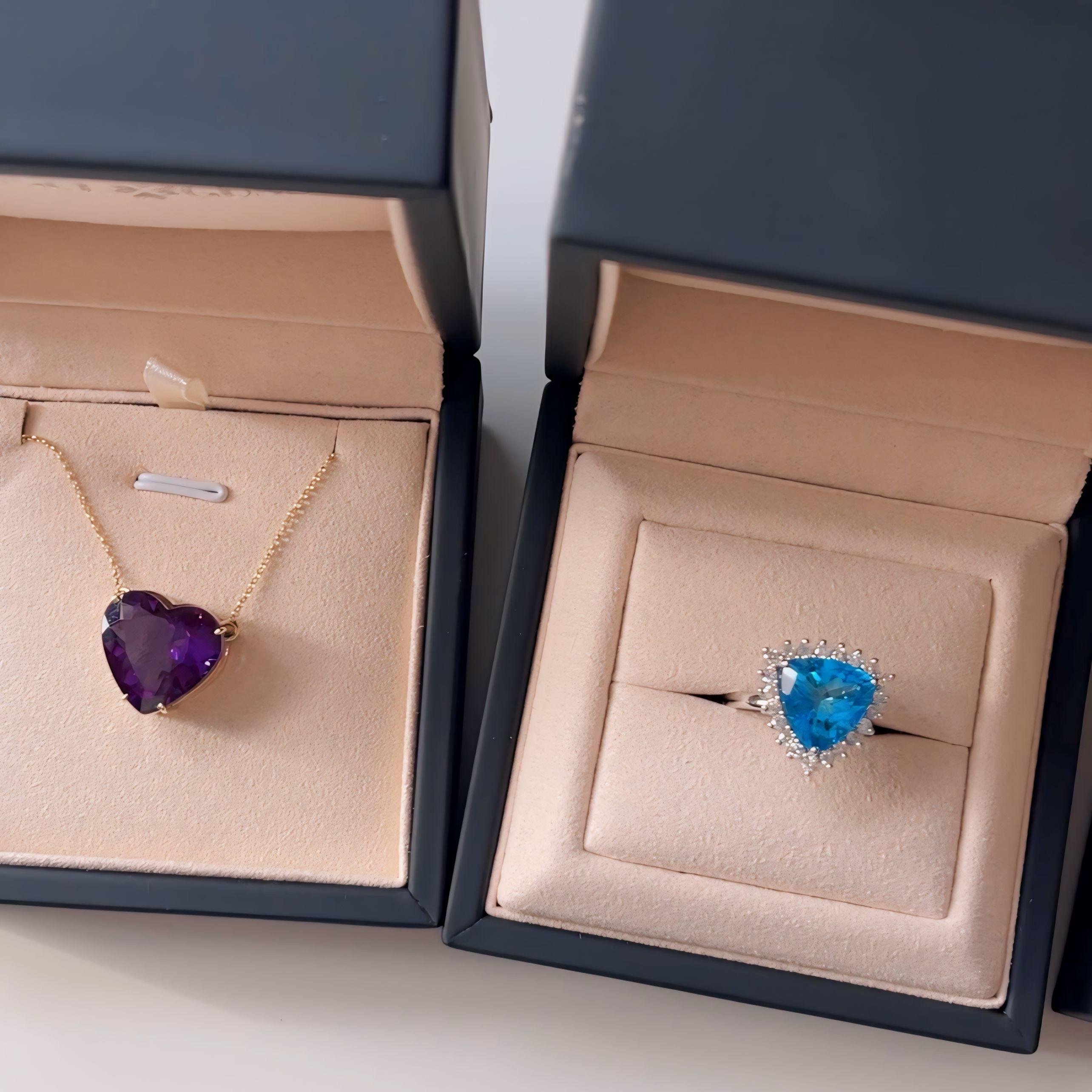 Swiss Topaz & Diamond Ring - 18K Solid White Gold - Medium Size For Sale 2