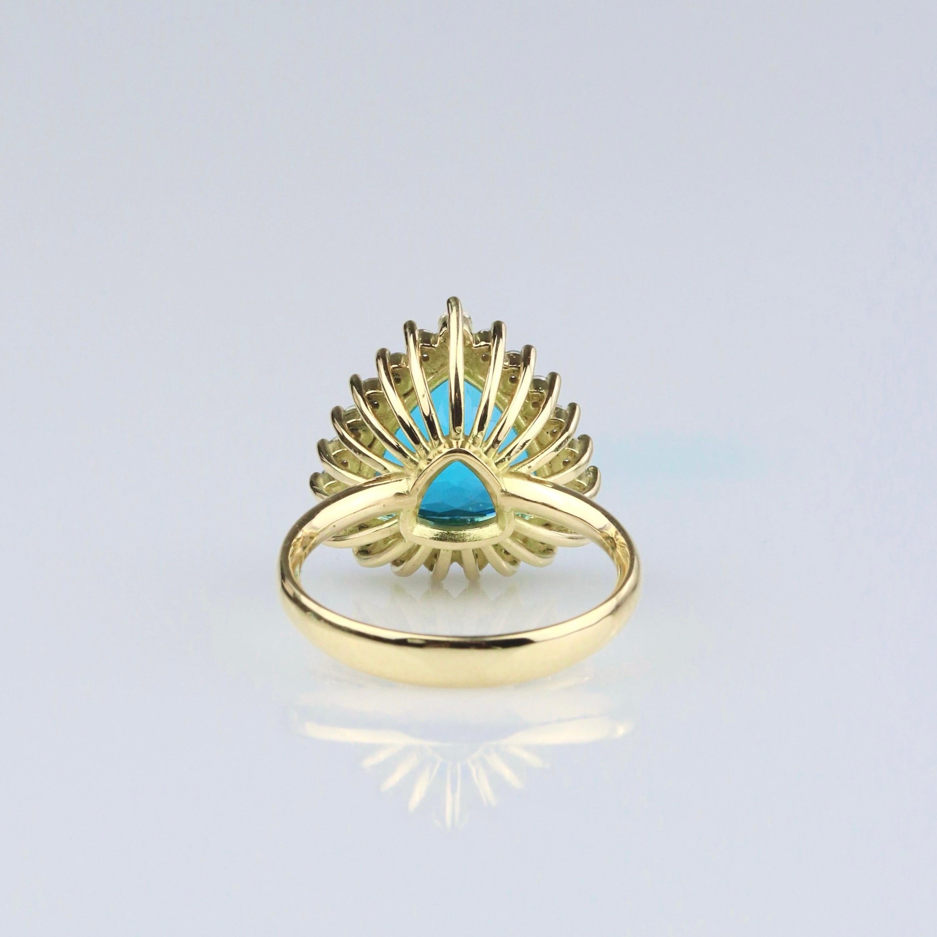 Swiss Topaz Ring & Diamond - 18K Solid Yellow Gold - Medium Size For Sale 2