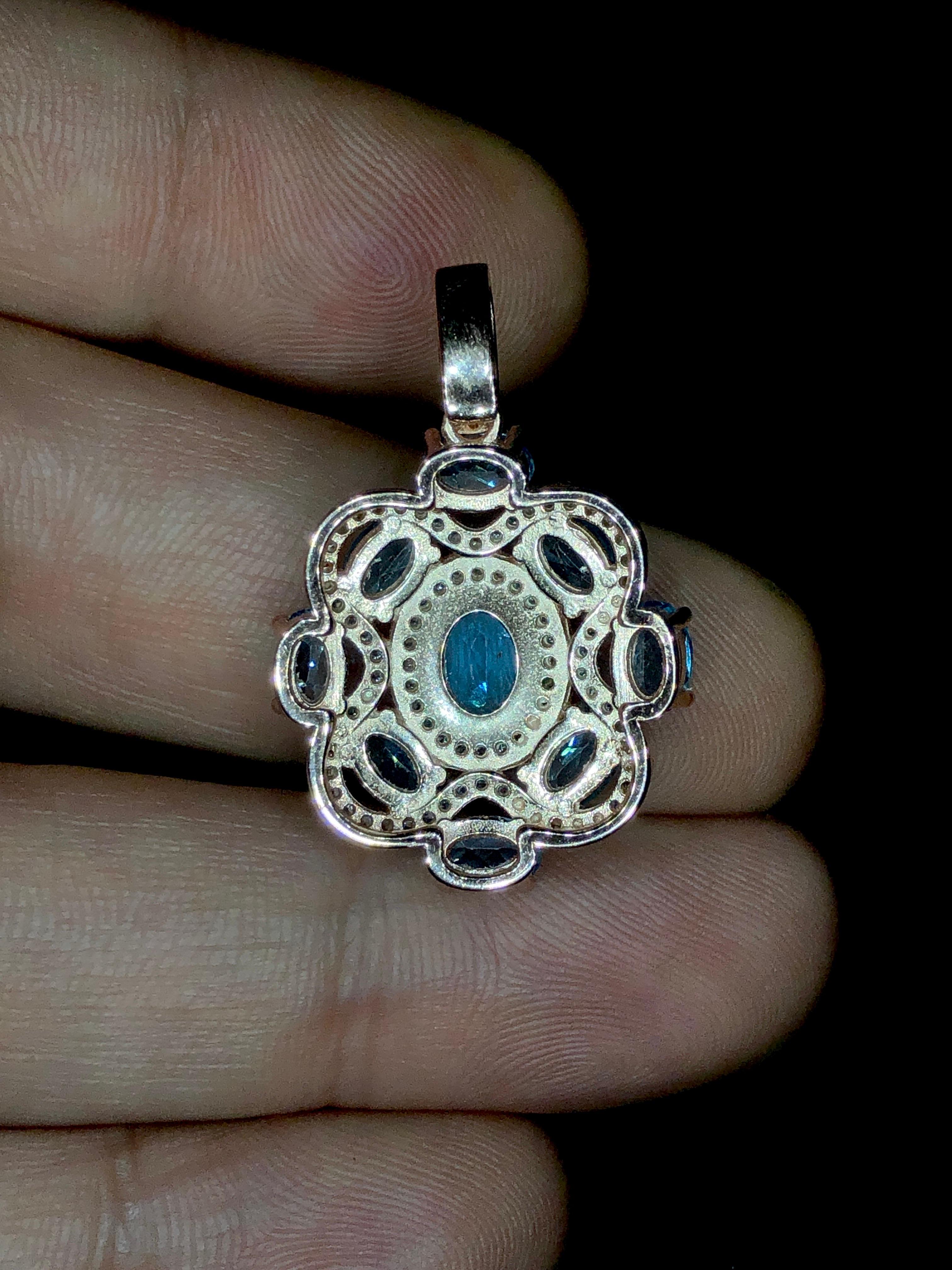 Swiss Topaz Rose Gold Pendant 925 silver cubic zircons  In New Condition For Sale In Bangkok, TH
