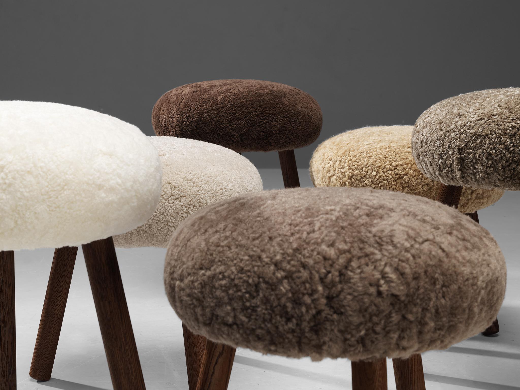 Swiss Tripod Stools in Solid Oak Upholstered in Shearling In Good Condition For Sale In Waalwijk, NL