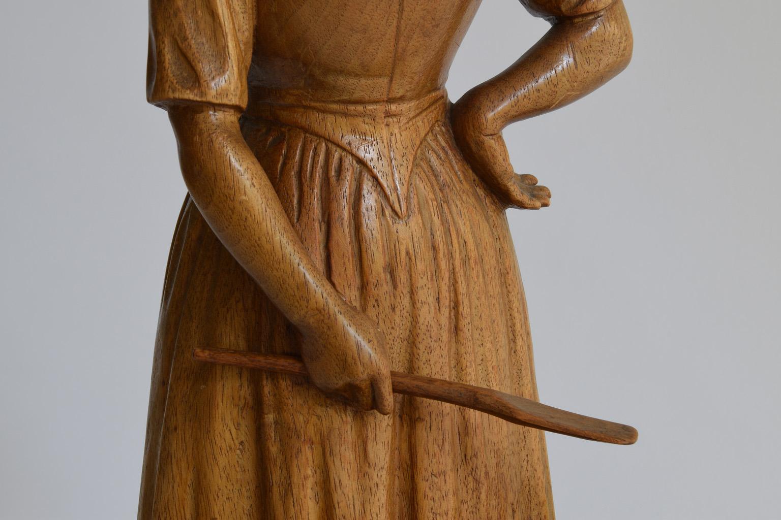 Swiss Brienz Wood Carving from Hans Trauffer Davos 1930s, Made from One Piece In Good Condition For Sale In Nürnberg, Bavaria