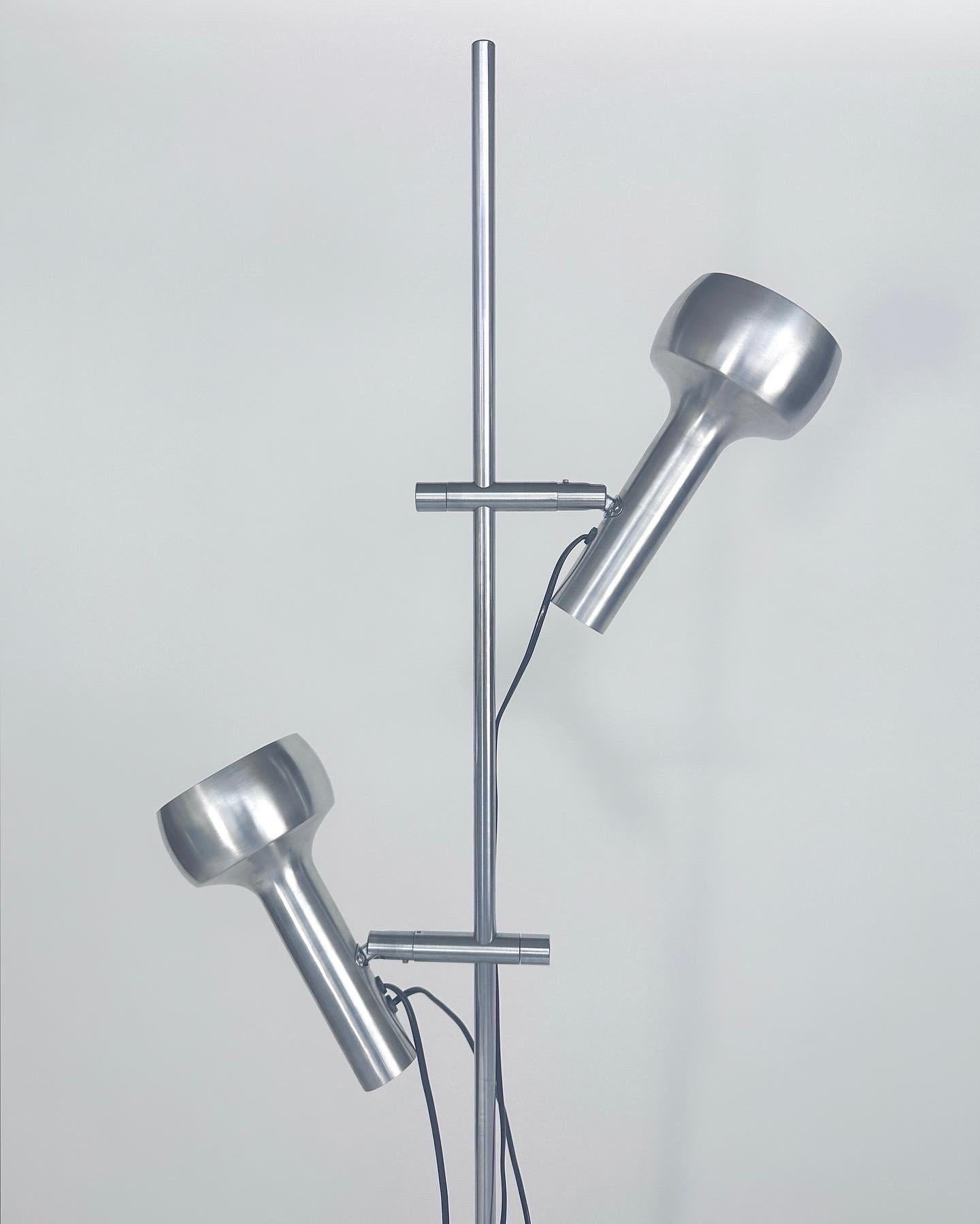 Suisse Swisslamps International lampadaires en aluminium brossé des années 1960 en vente
