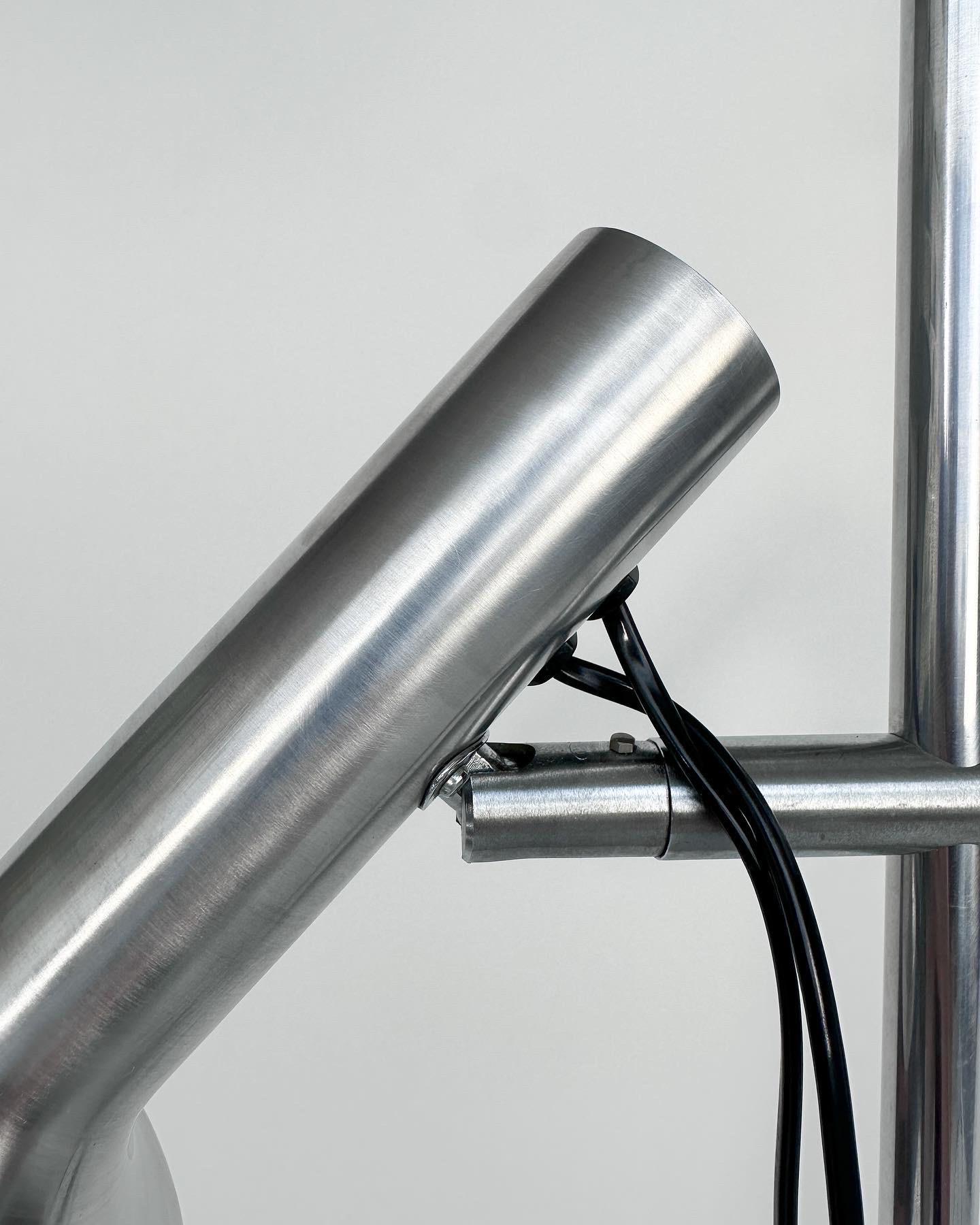 Aluminium Swisslamps International lampadaires en aluminium brossé des années 1960 en vente