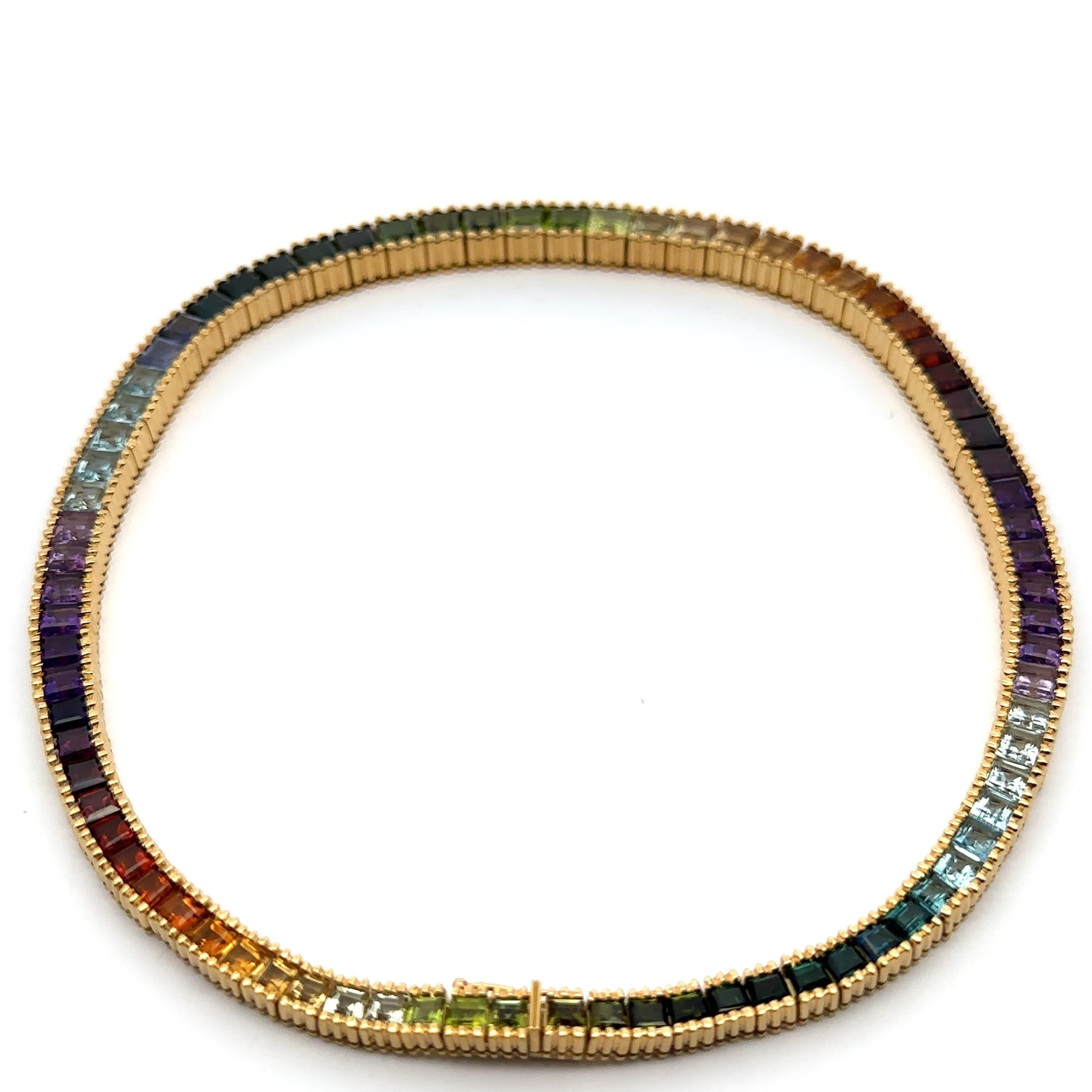 Collana Swissmade in oro giallo 18k con gemme multicolore e linea graduata scanalata in vendita 1