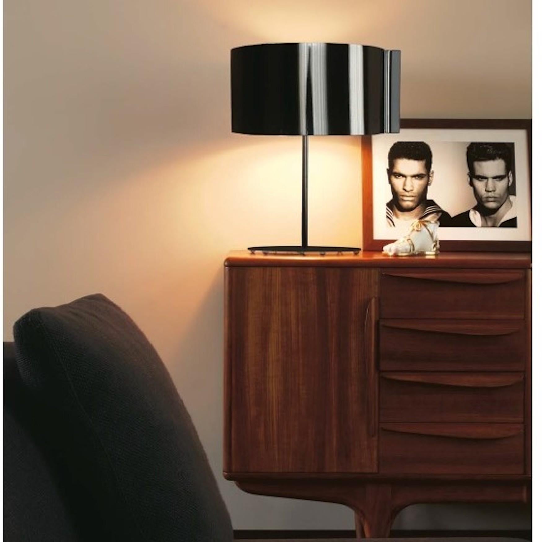 Italian Switch Black Table Lamp by  Lendo  for Oluce For Sale
