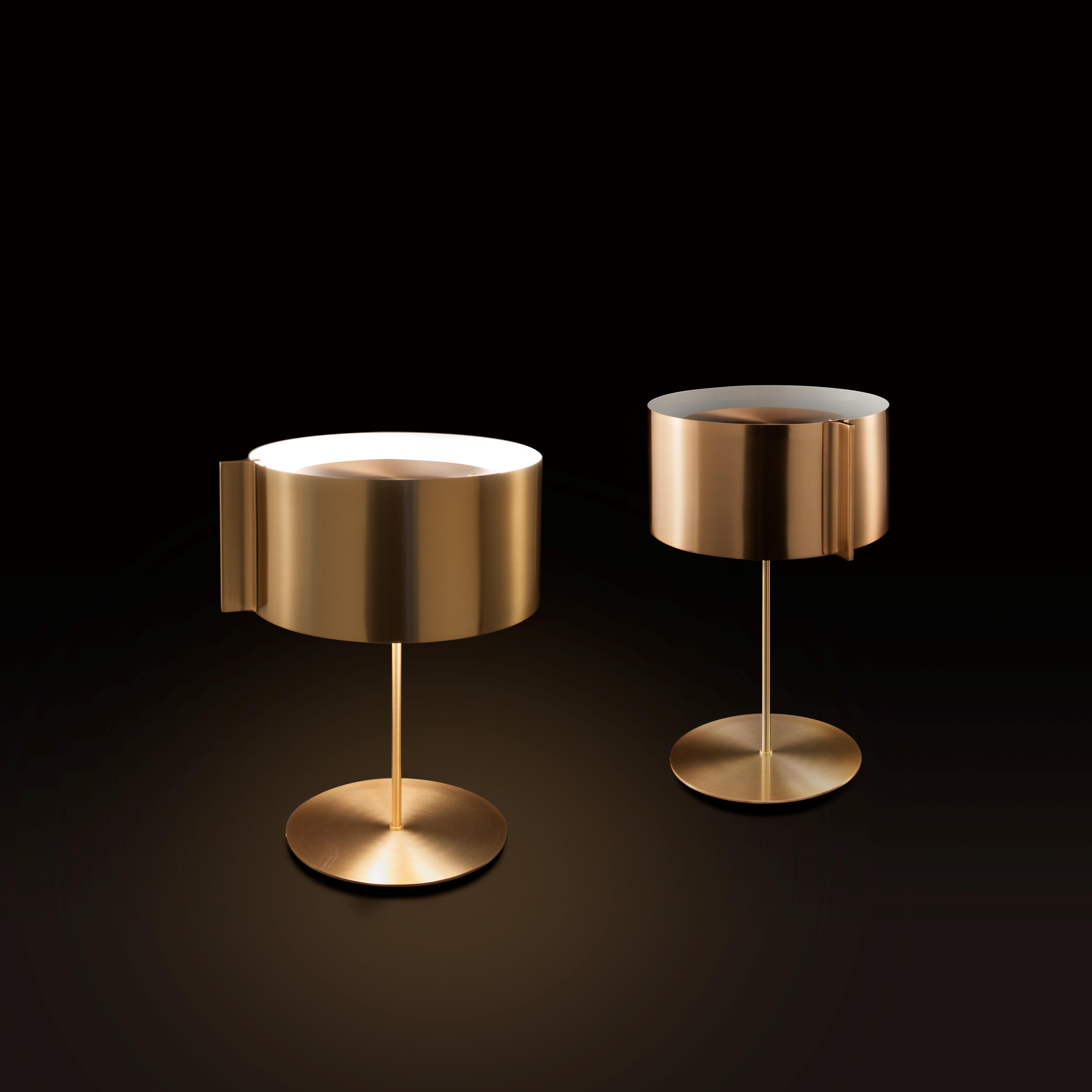 Italian Switch Gold Table Lamp by  Lendo  for Oluce For Sale