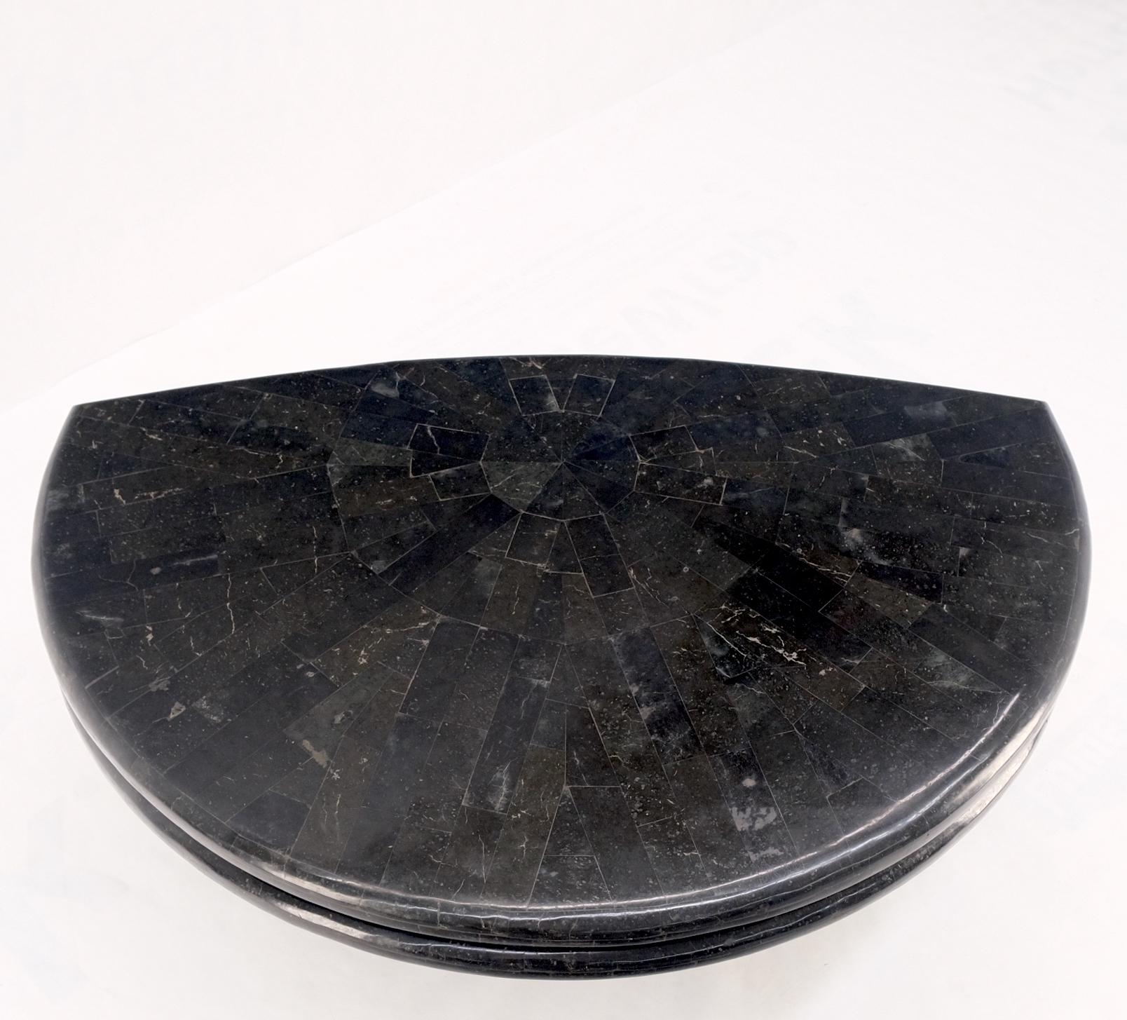 Verstellbarer Couchtisch aus schwarzem Mosaikmarmor mit runder Platte MINT! im Angebot 4