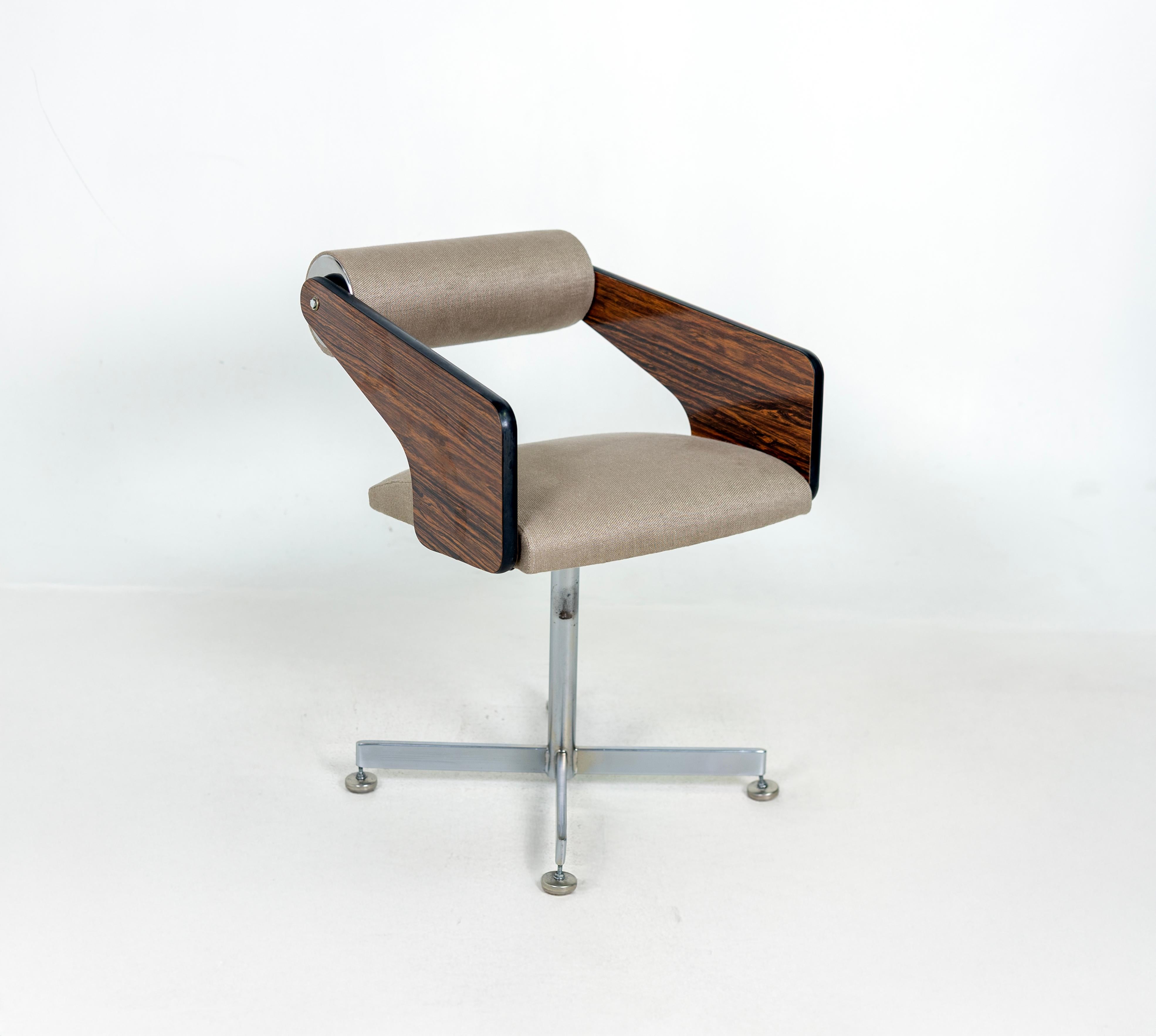 Fauteuil pivotant de Luigi Tiengo en vente 5