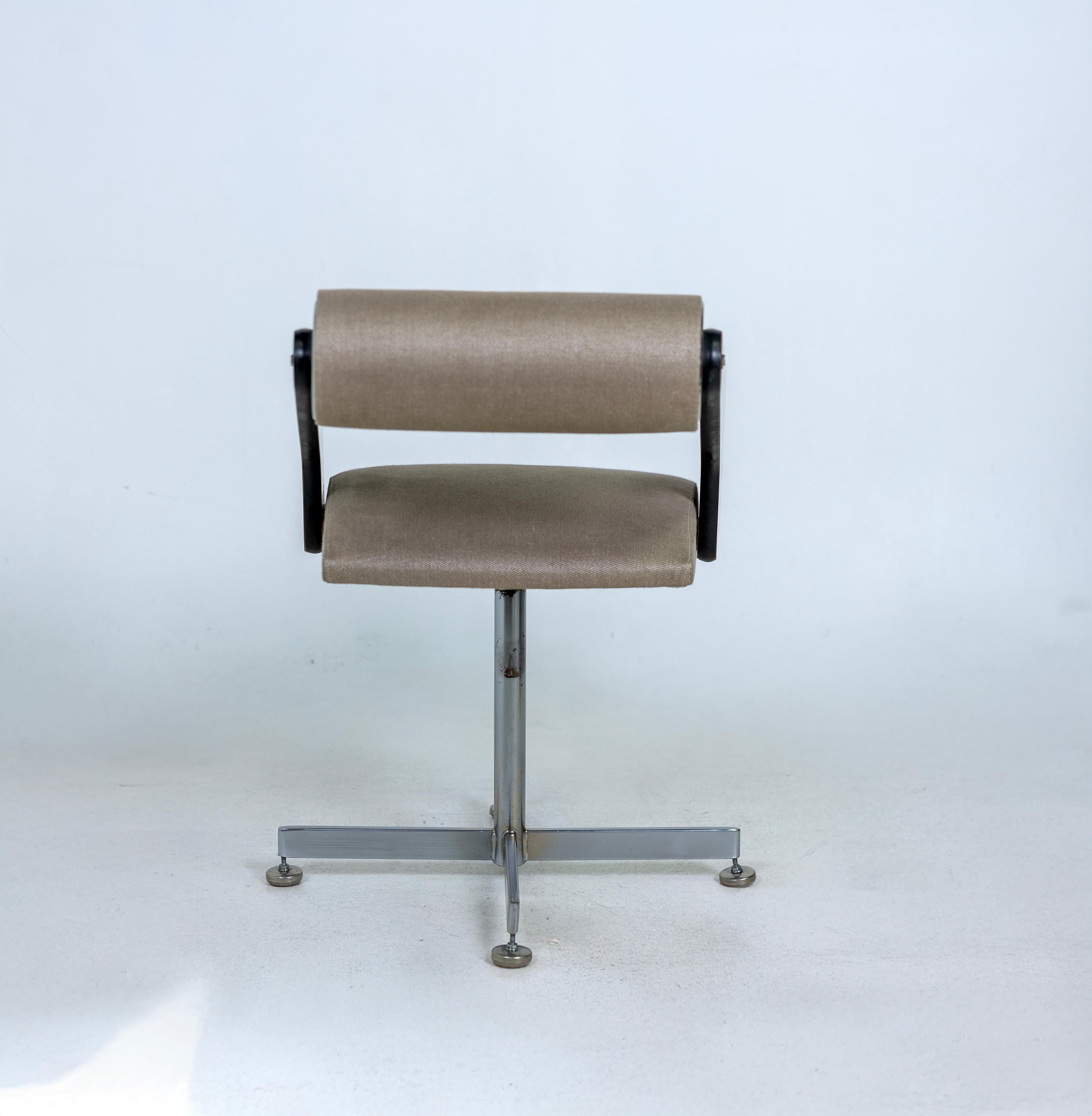 Fauteuil pivotant de Luigi Tiengo en vente 6