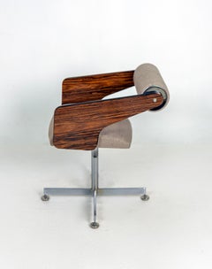 Drehbarer armlehnenstuhl by Luigi Tiengo