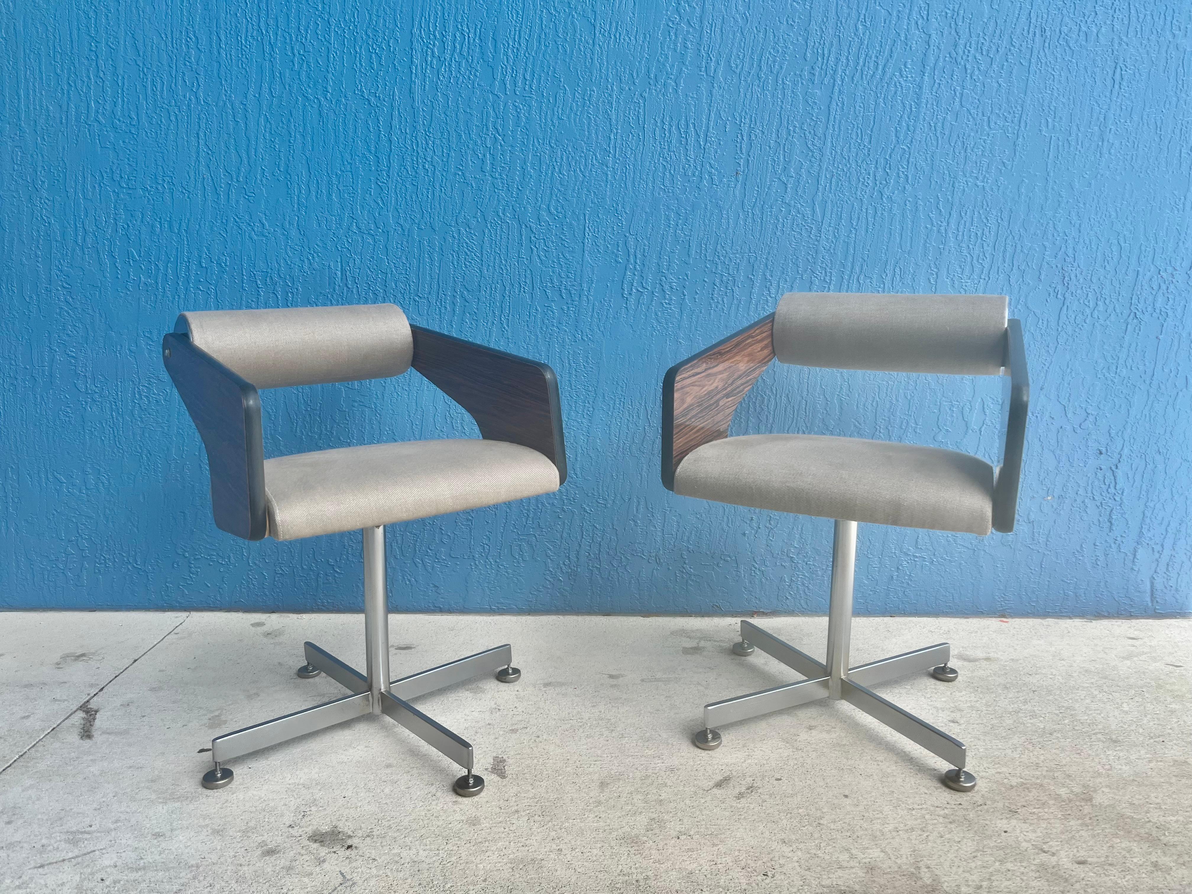 Canadien Fauteuil pivotant de Luigi Tiengo en vente