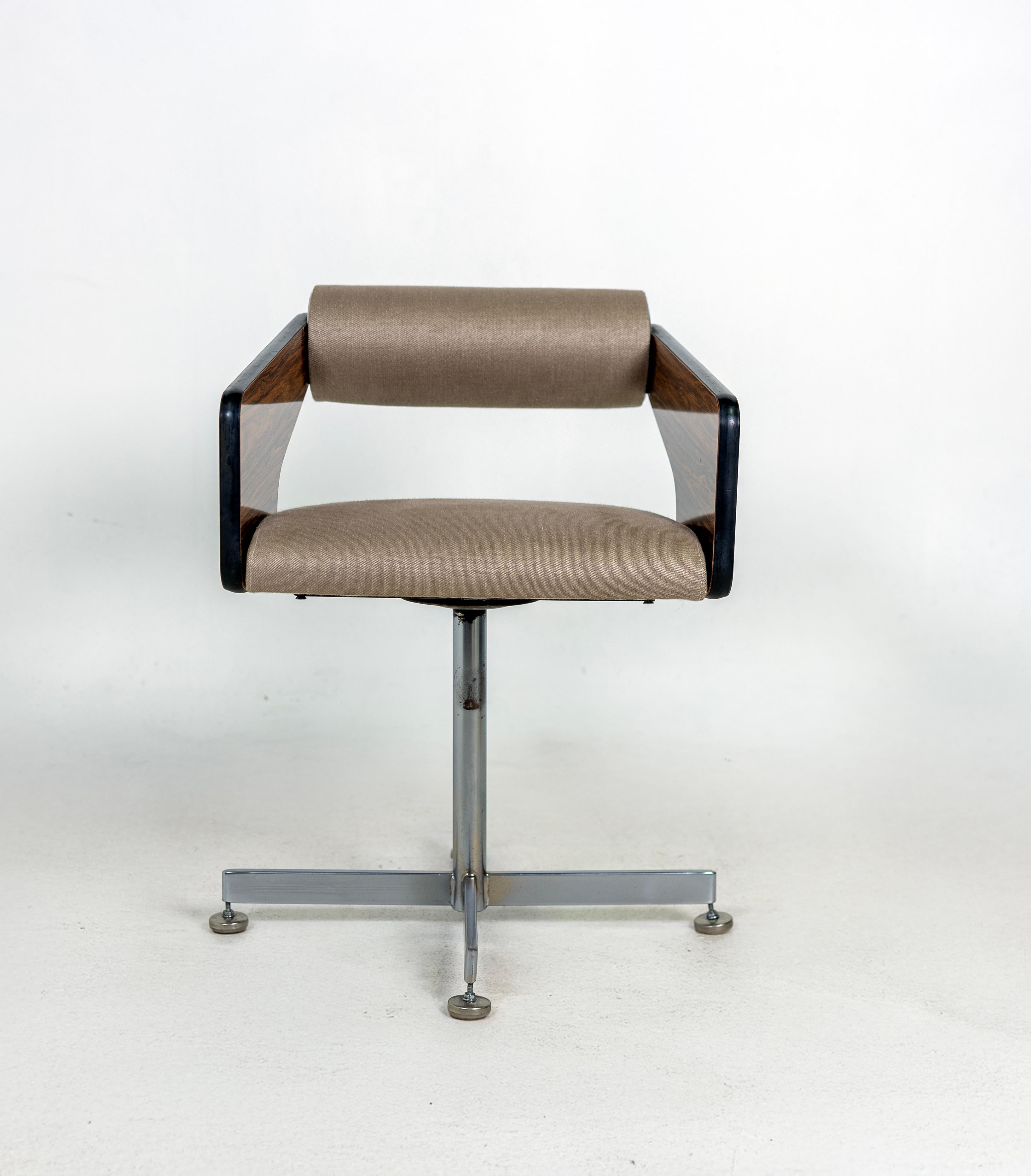 Fauteuil pivotant de Luigi Tiengo en vente 2