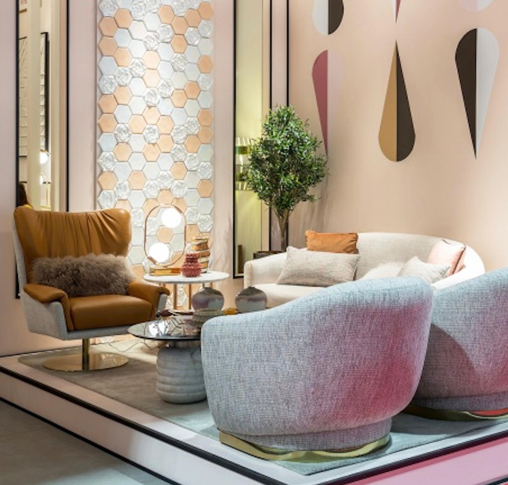 Teint Meuble de rangement de fauteuil pivotant en cuir naturel et laiton en vente
