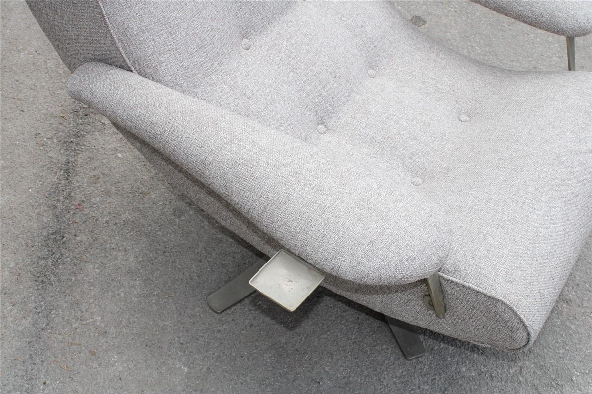 Mid-Century Modern Swivel Armchair Guido Bonzani for Tecnosalotto 1970s Gray Fabric and Steel For Sale