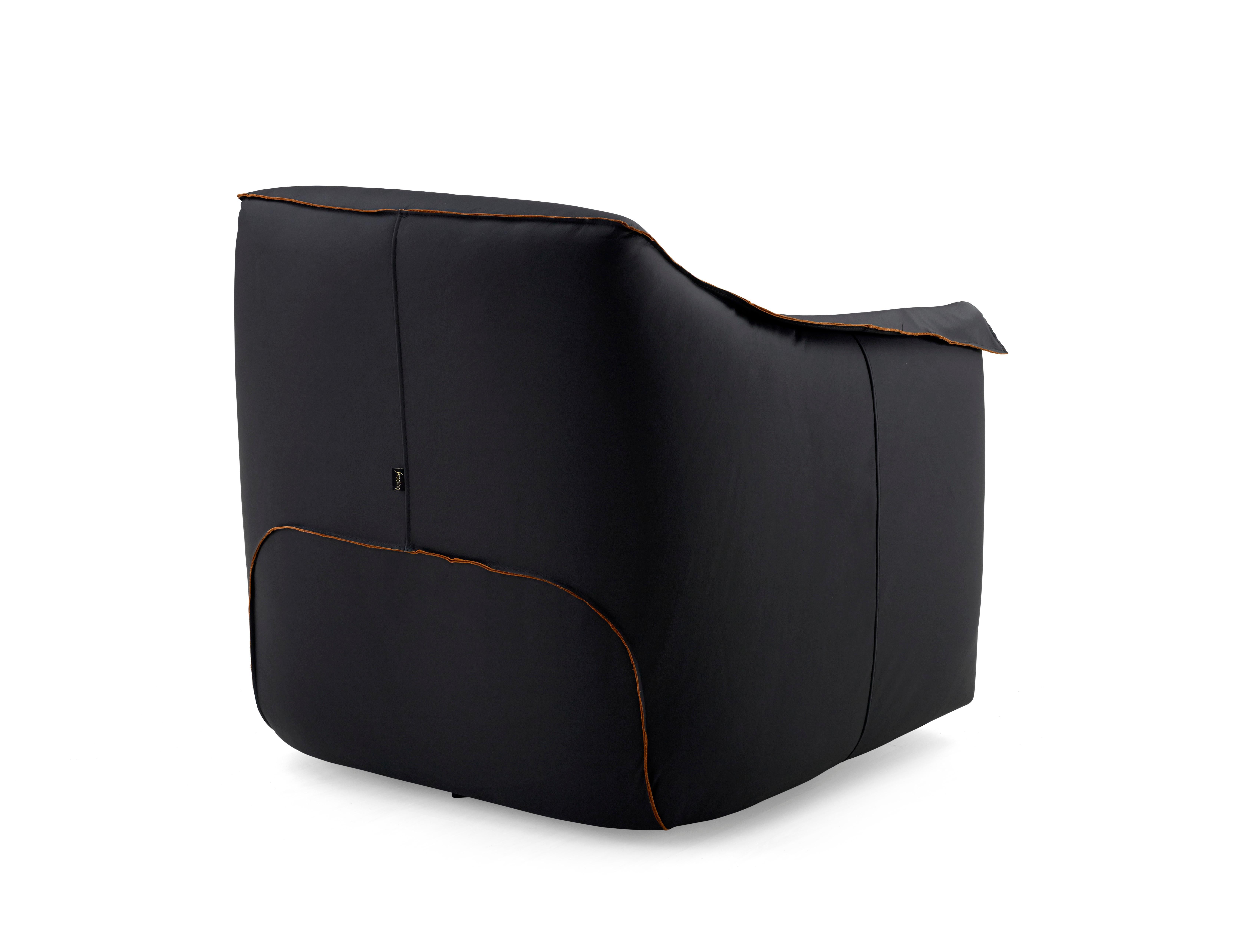 The Form armchair is ideal for living rooms, living rooms, games, rooms, and parties. Its format provides refinement to the environment. Made of environmentally friendly wood. Comfort guaranteed thanks to the ultra-foam, which ensures that the seat
