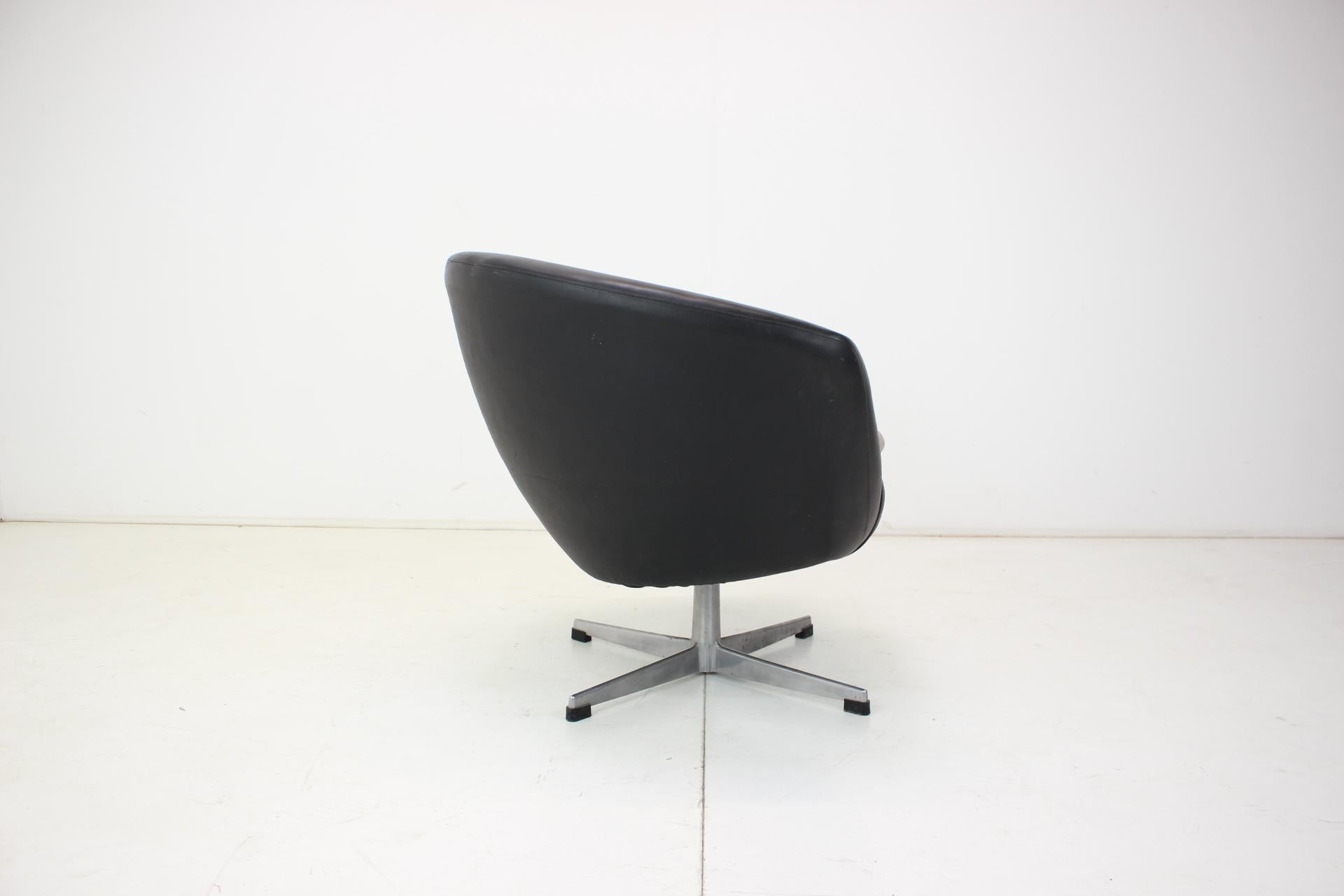 Swivel Chair, 1970s Cechoslovakia For Sale 2