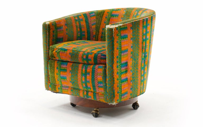 Mid-Century Modern Swivel Chair by Edward Wormley for Dunbar, Priced Low for Reupholstery, Signed For Sale