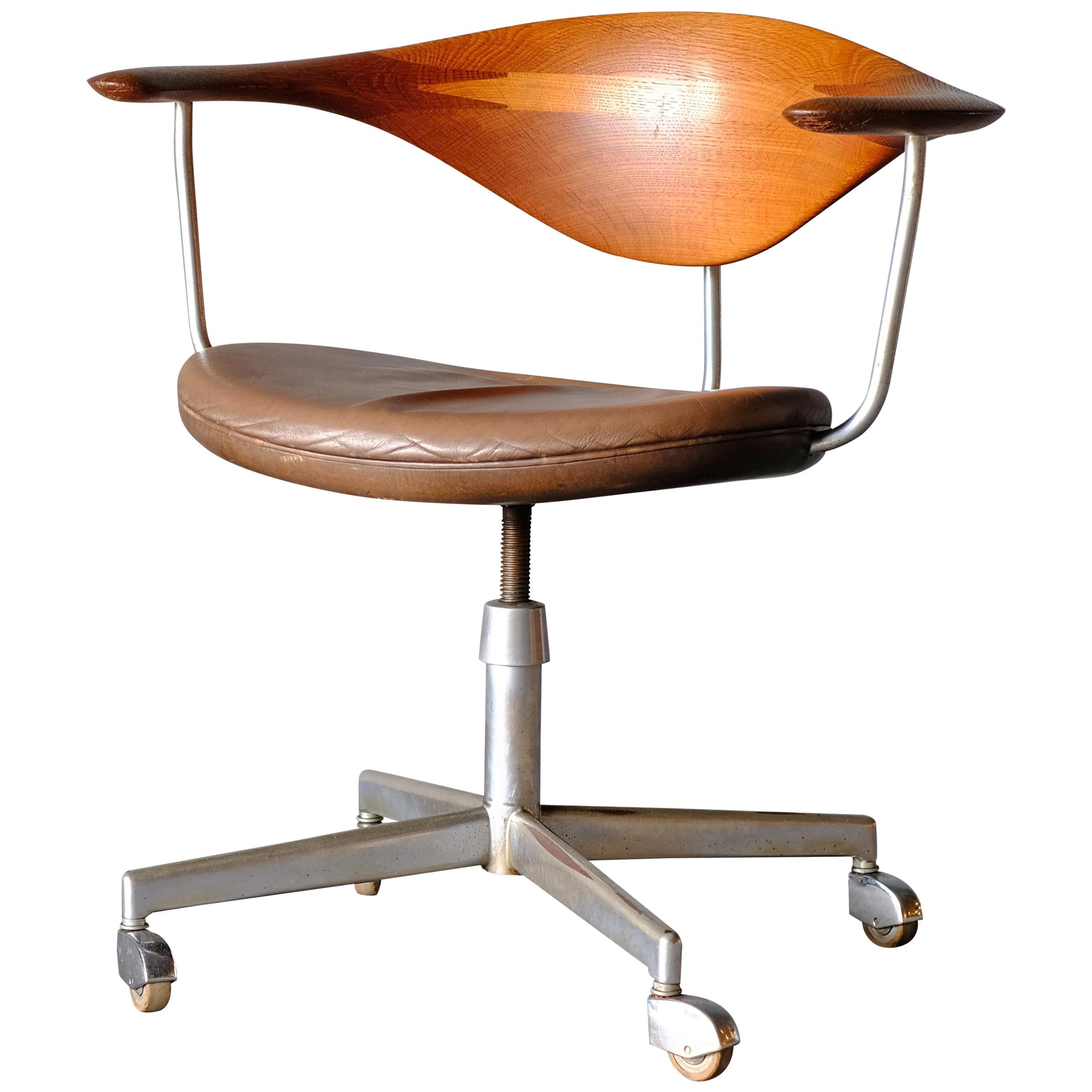 Wegner swivel 2025 chair