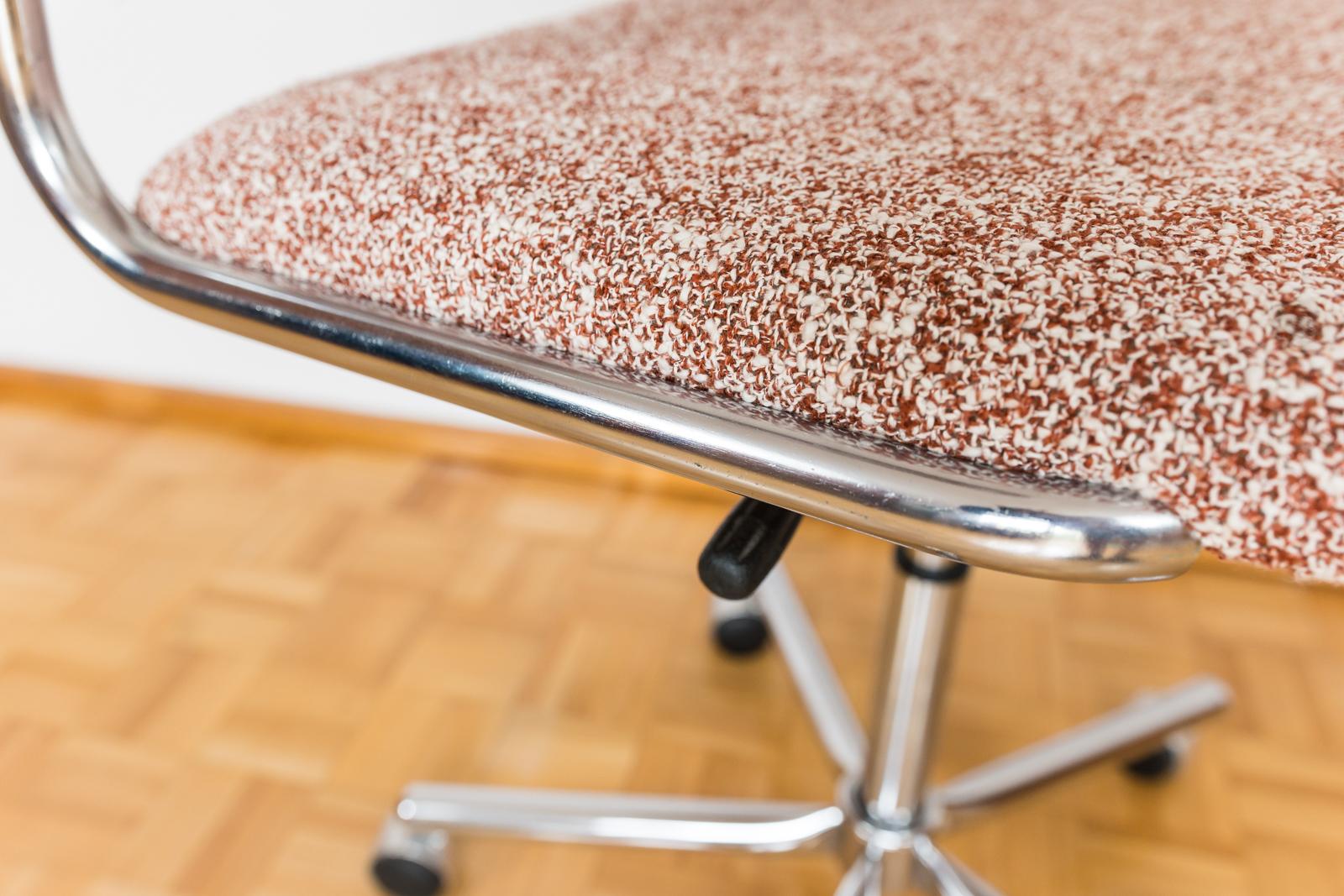 Swivel Chair from Kovona in Kvadrat, 1990s For Sale 5