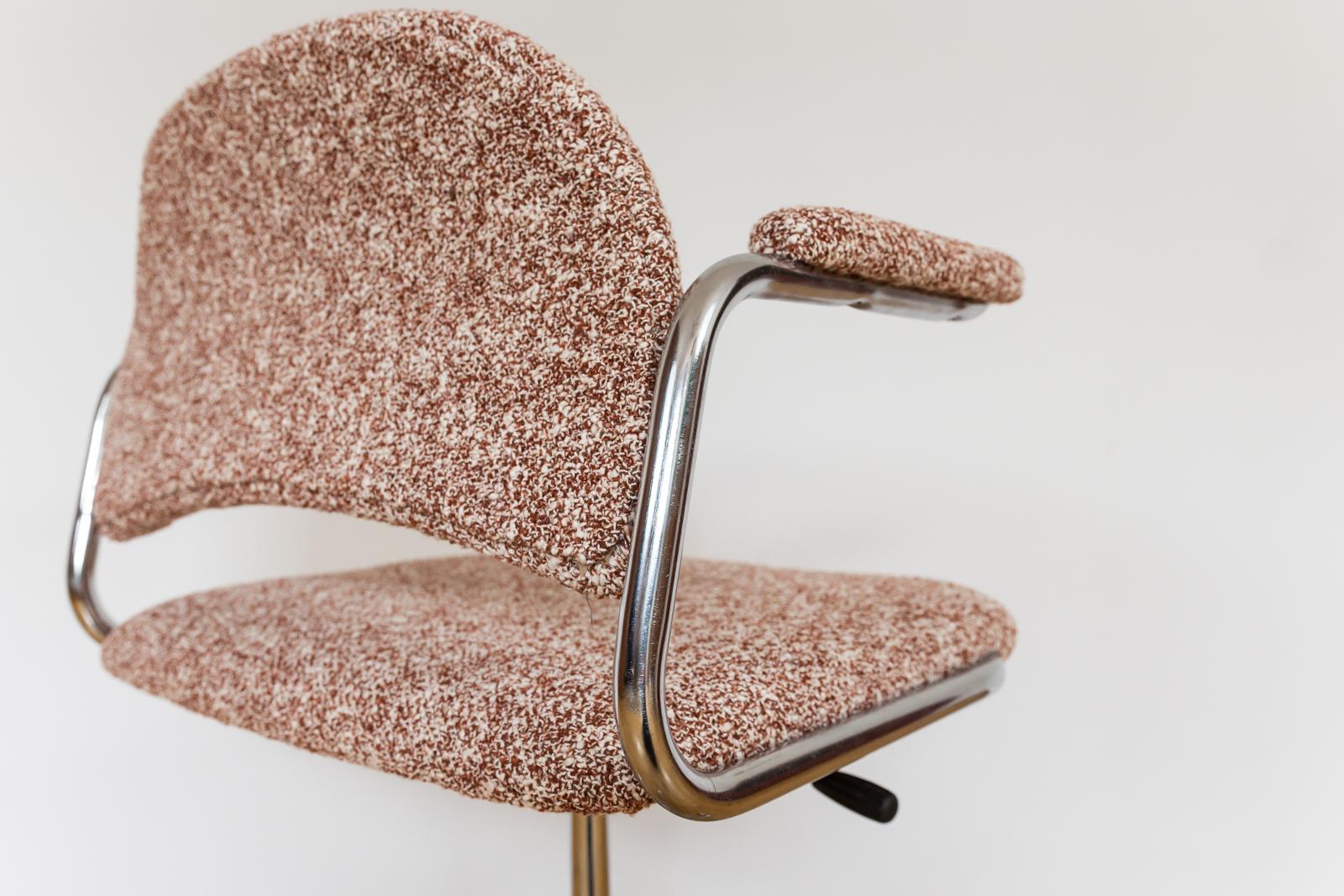 Swivel Chair from Kovona in Kvadrat, 1990s For Sale 7