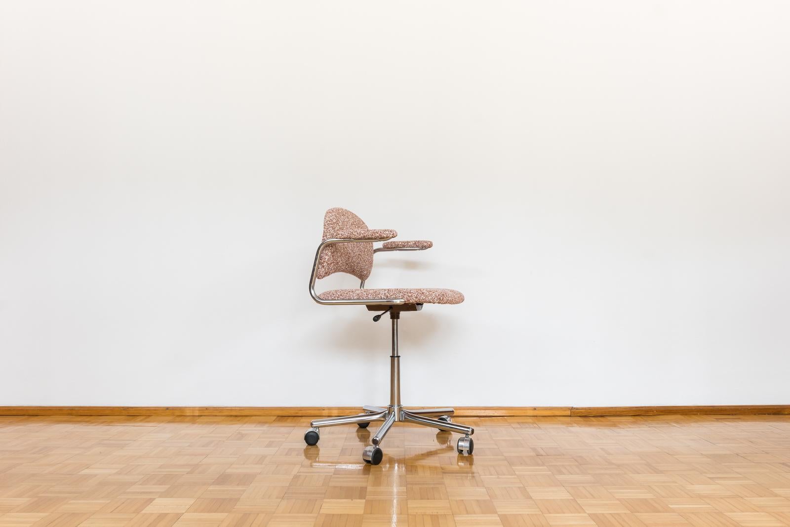 Swivel Chair from Kovona in Kvadrat, 1990s For Sale 2