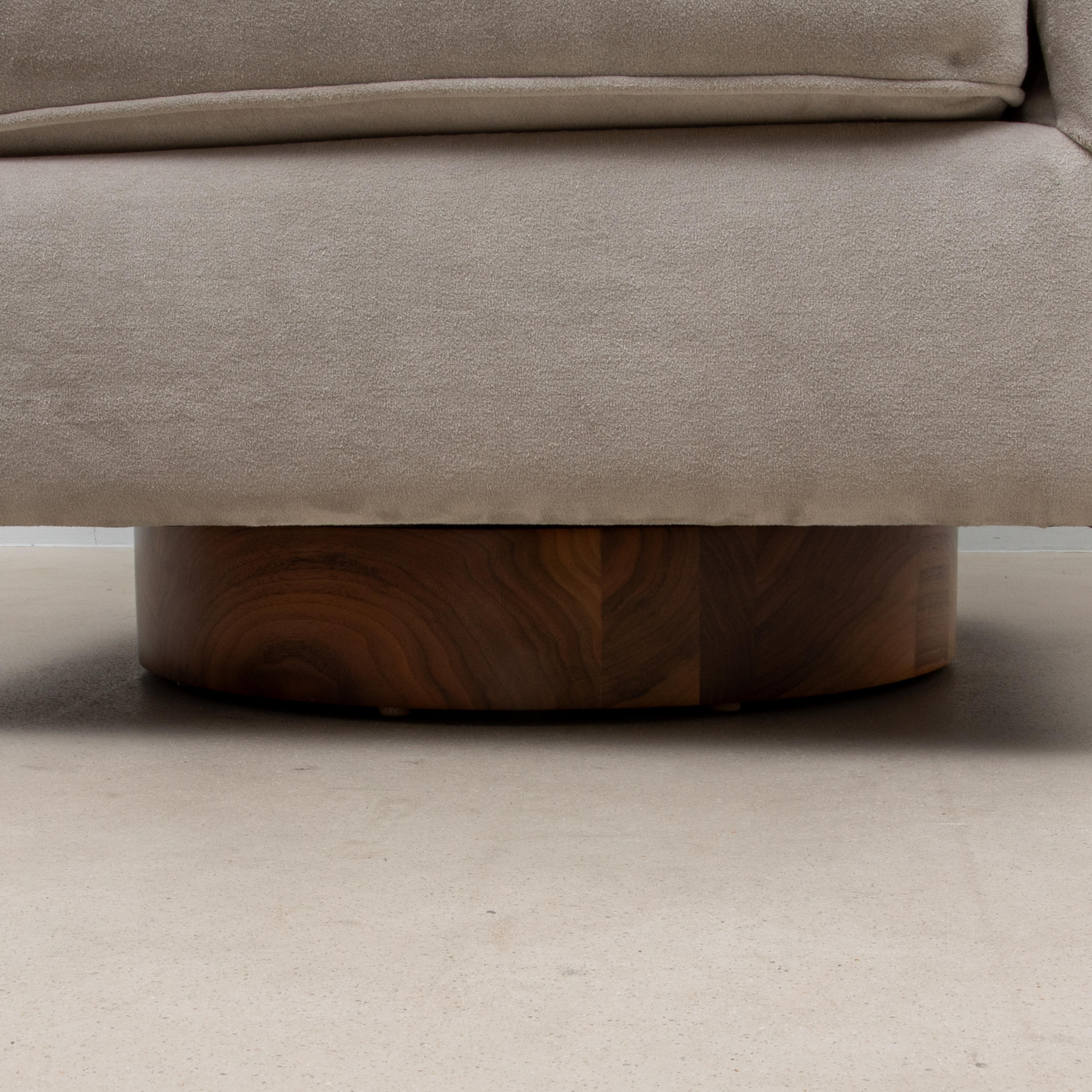 Sedia girevole in velluto grigio con Wood di MOGUL - IN STOCK in vendita 2