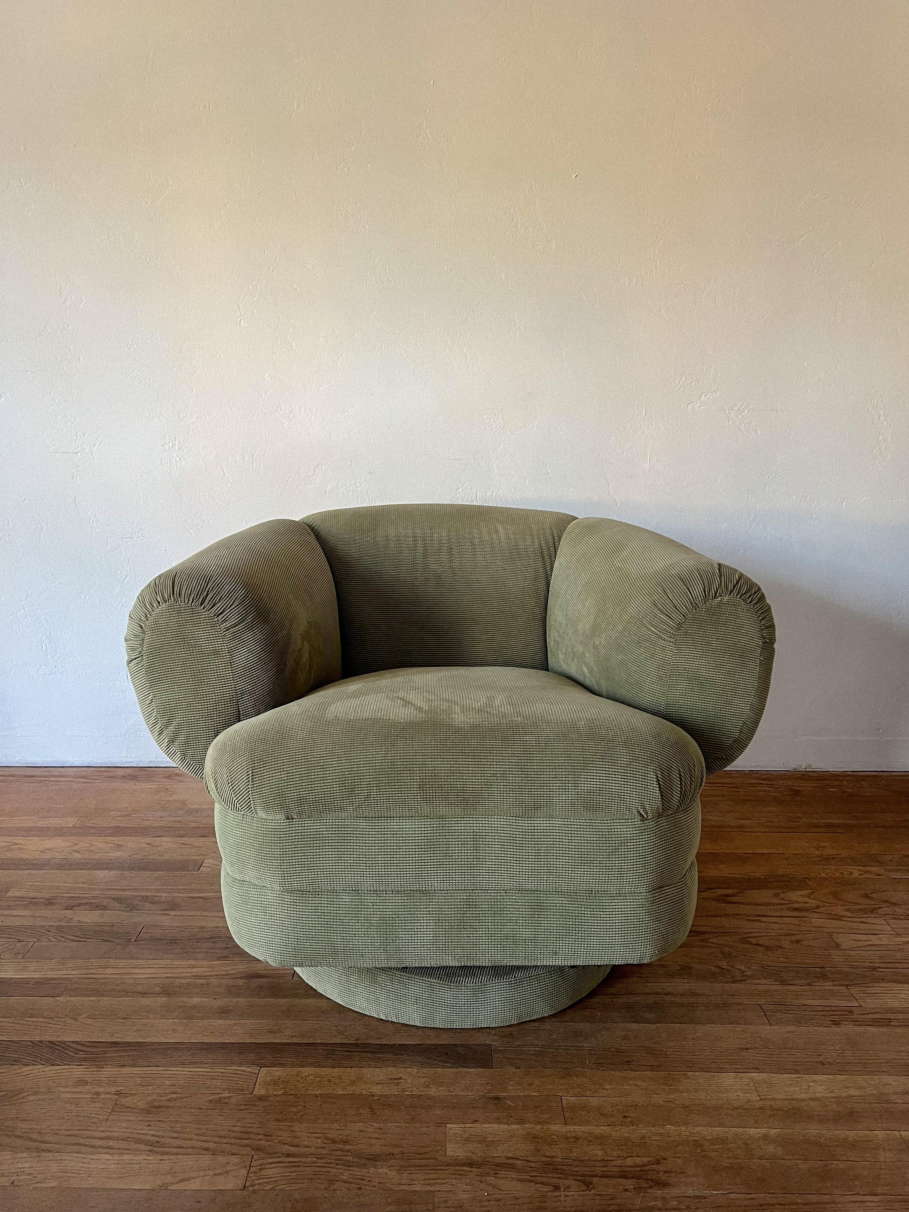 Swivel Chair in the Style of Vladimir Kagan for Directional For Sale 4