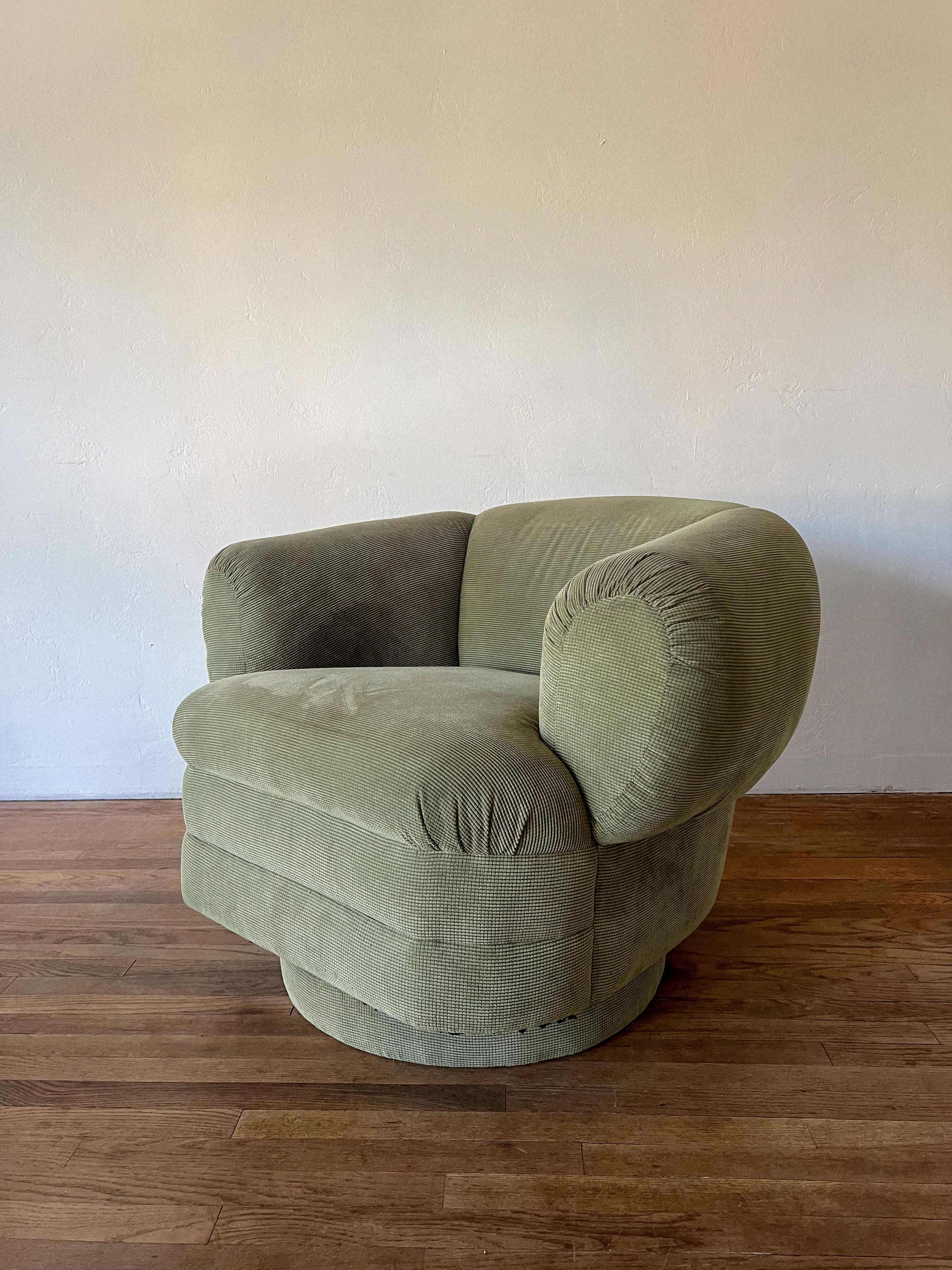 Swivel Chair in the Style of Vladimir Kagan for Directional For Sale 1