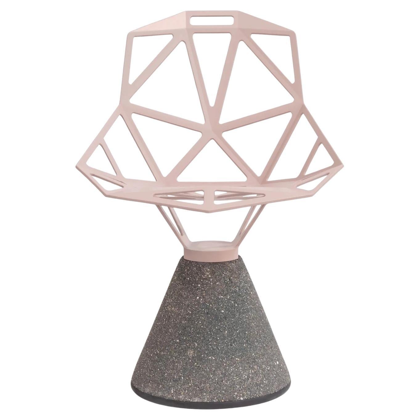 Sedia girevole Magis Chair_One - Base in cemento Nature e sedile in alluminio Blush