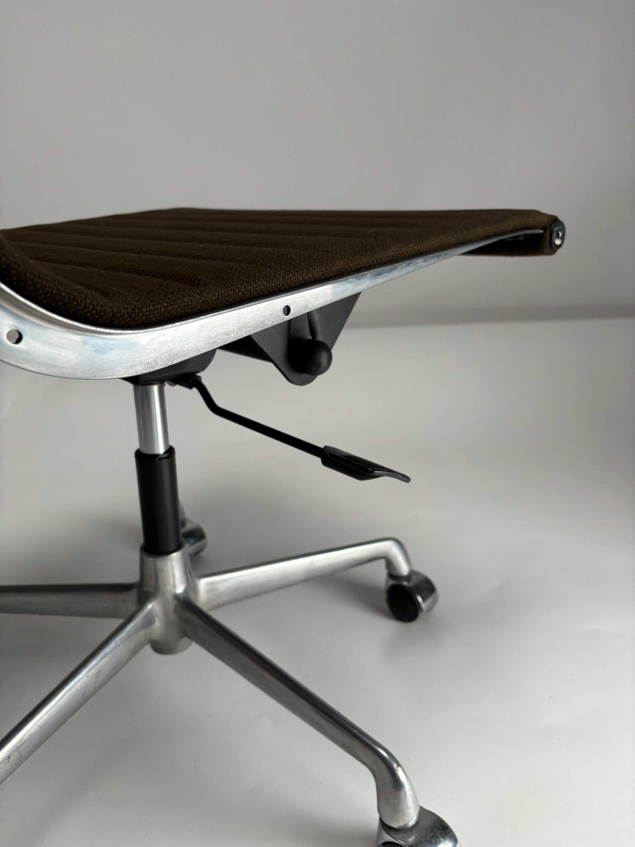Aluminum Swivel Chair Mod. 