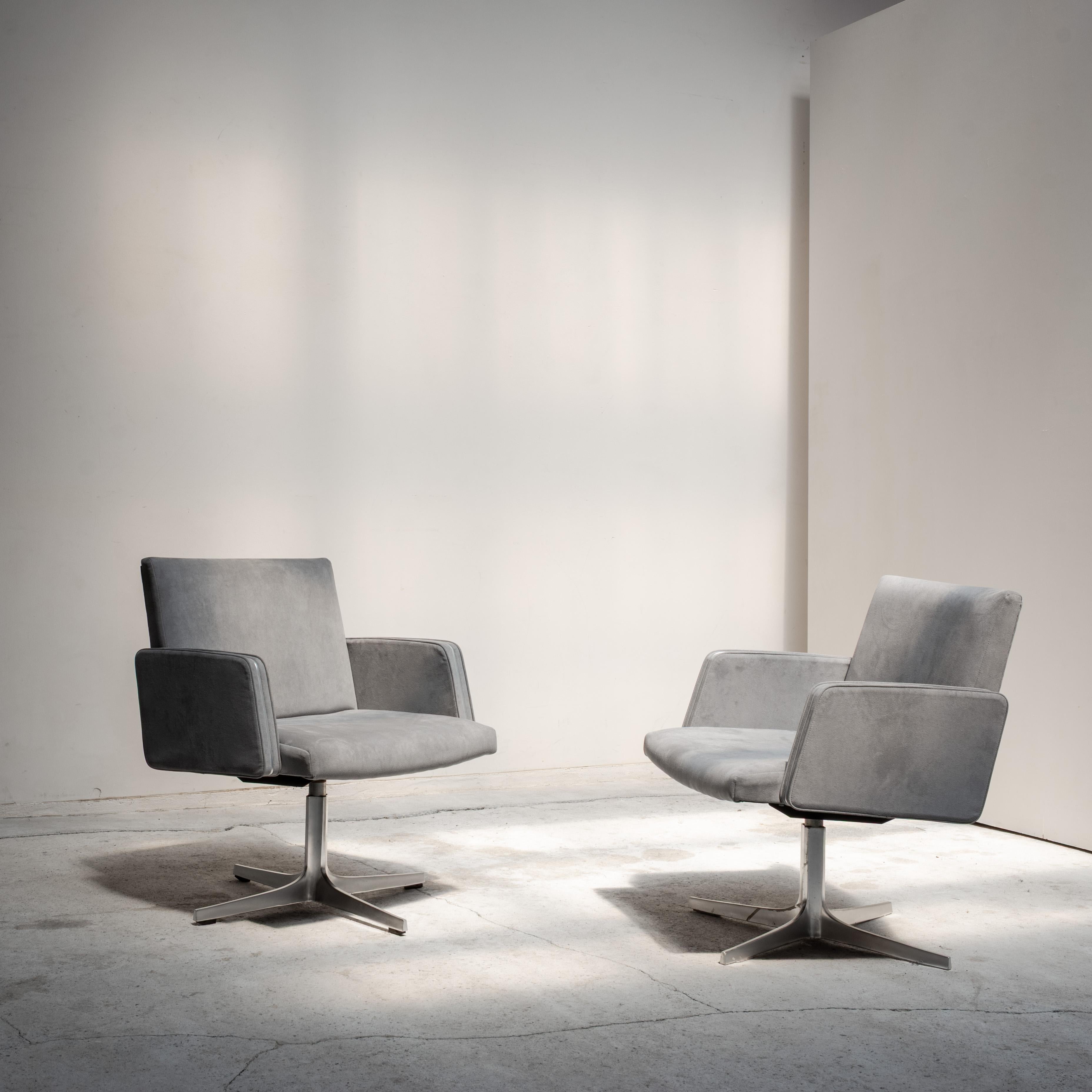 Chaise pivotante, Sakakura Design Association, Japon, années 1970 Bon état - En vente à Tokyo, Tokyo
