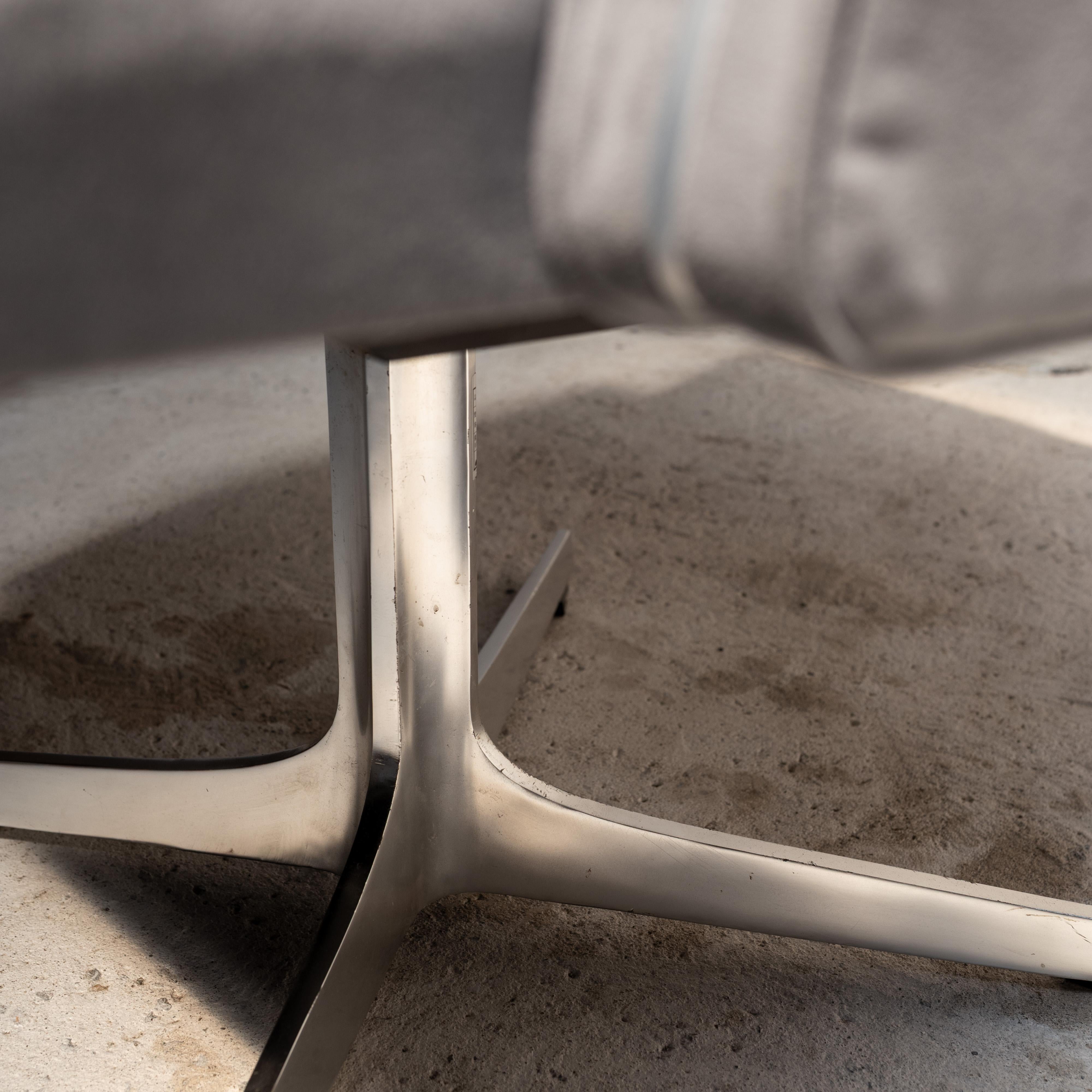 Chaise pivotante, Sakakura Design Association, Japon, années 1970 en vente 2