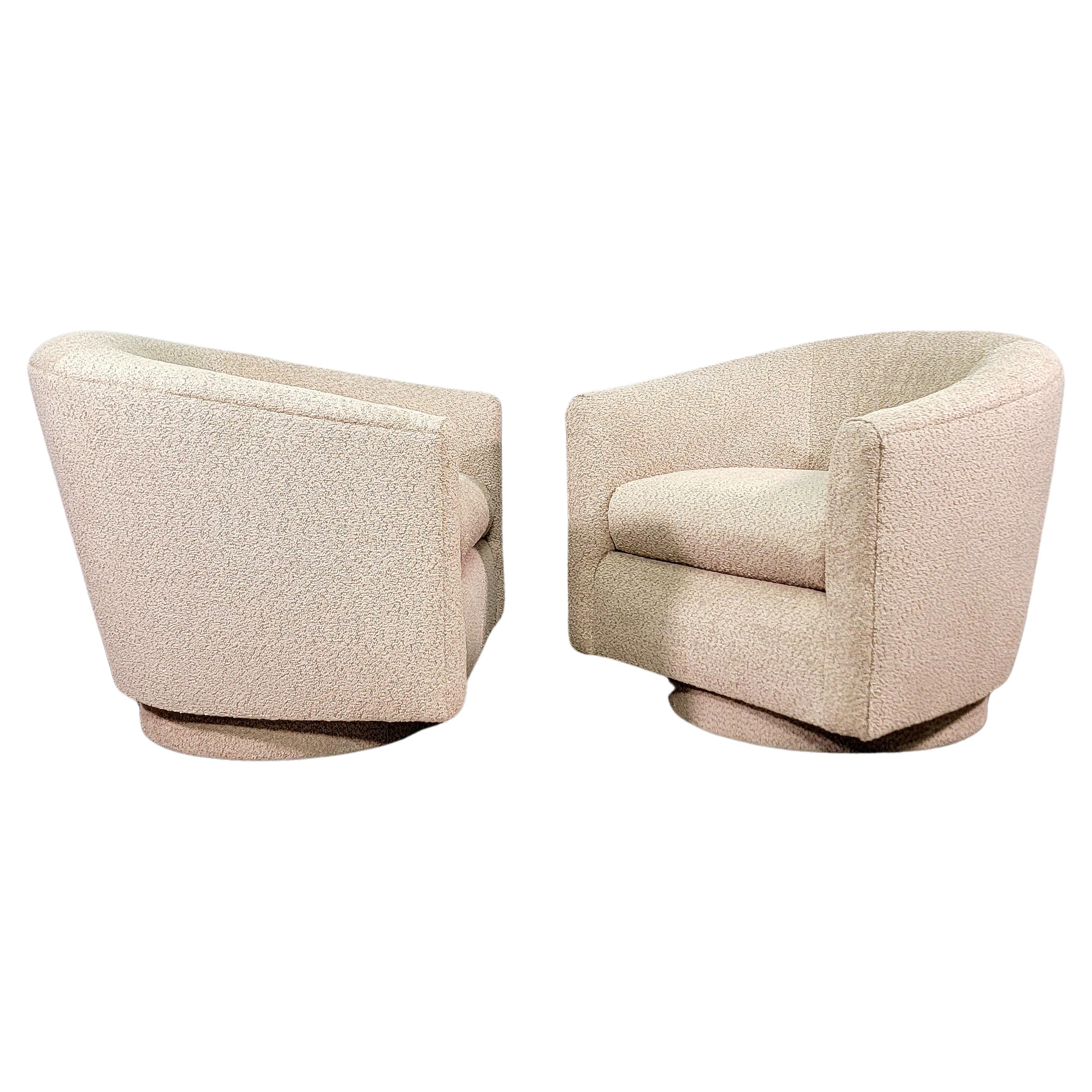 Swivel Chairs in Bouclé in the Style of Milo Baughman, 1970s In Excellent Condition For Sale In Miami, FL