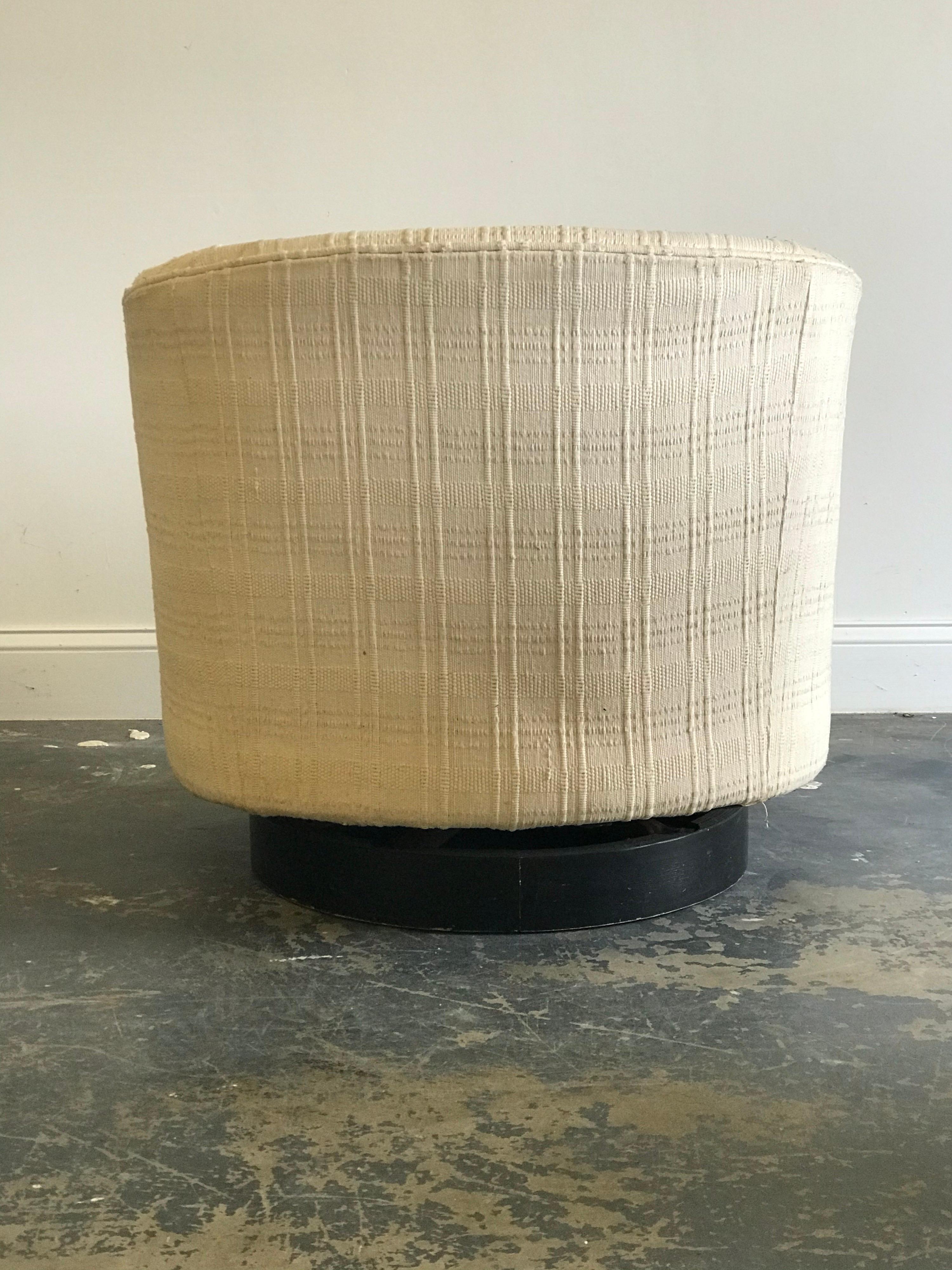 Swivel Chairs in the Style of Milo Baughman In Good Condition In St.Petersburg, FL