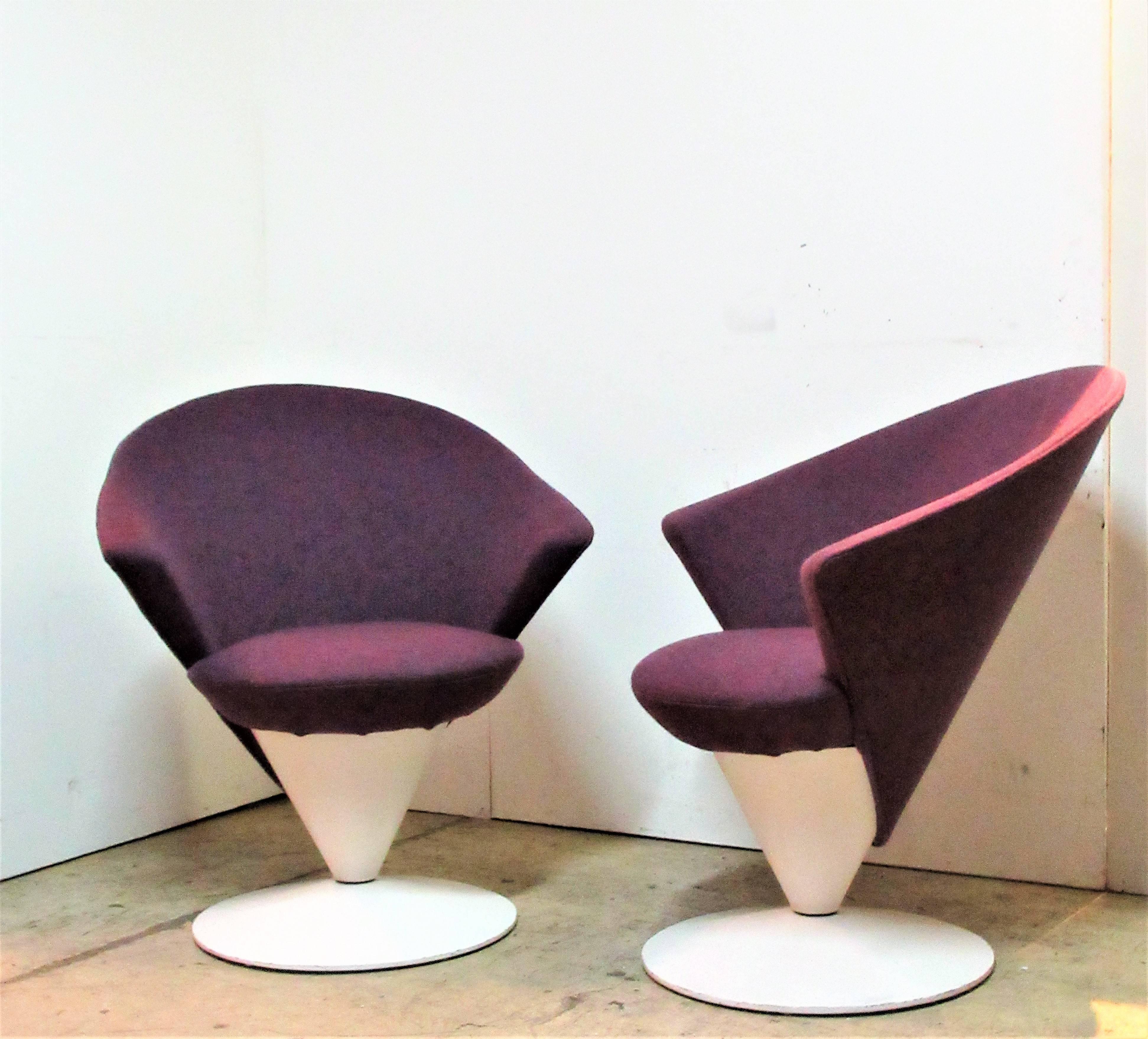 Swivel Cone Chairs by Adrian Pearsall 5