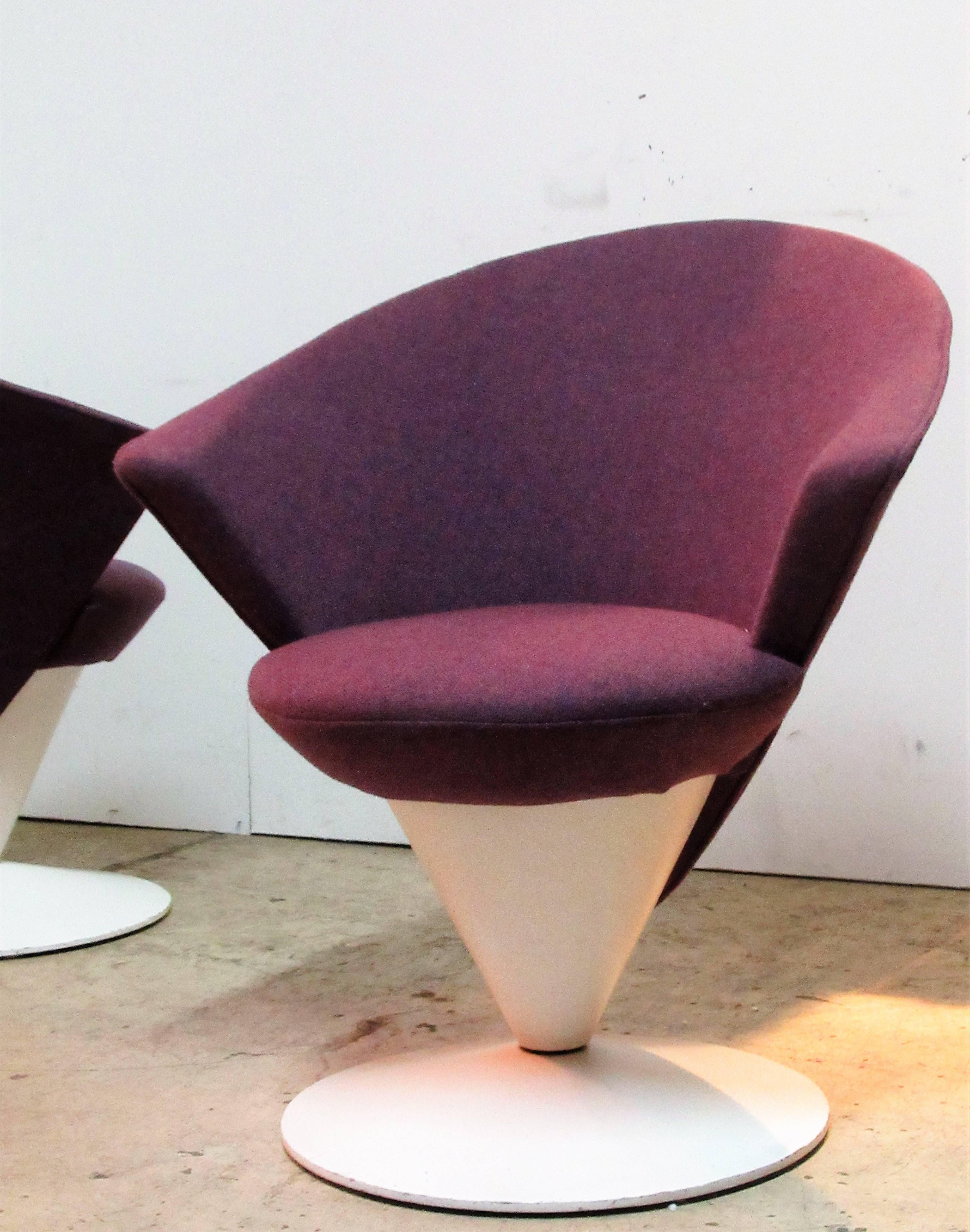 Swivel Cone Chairs by Adrian Pearsall 7
