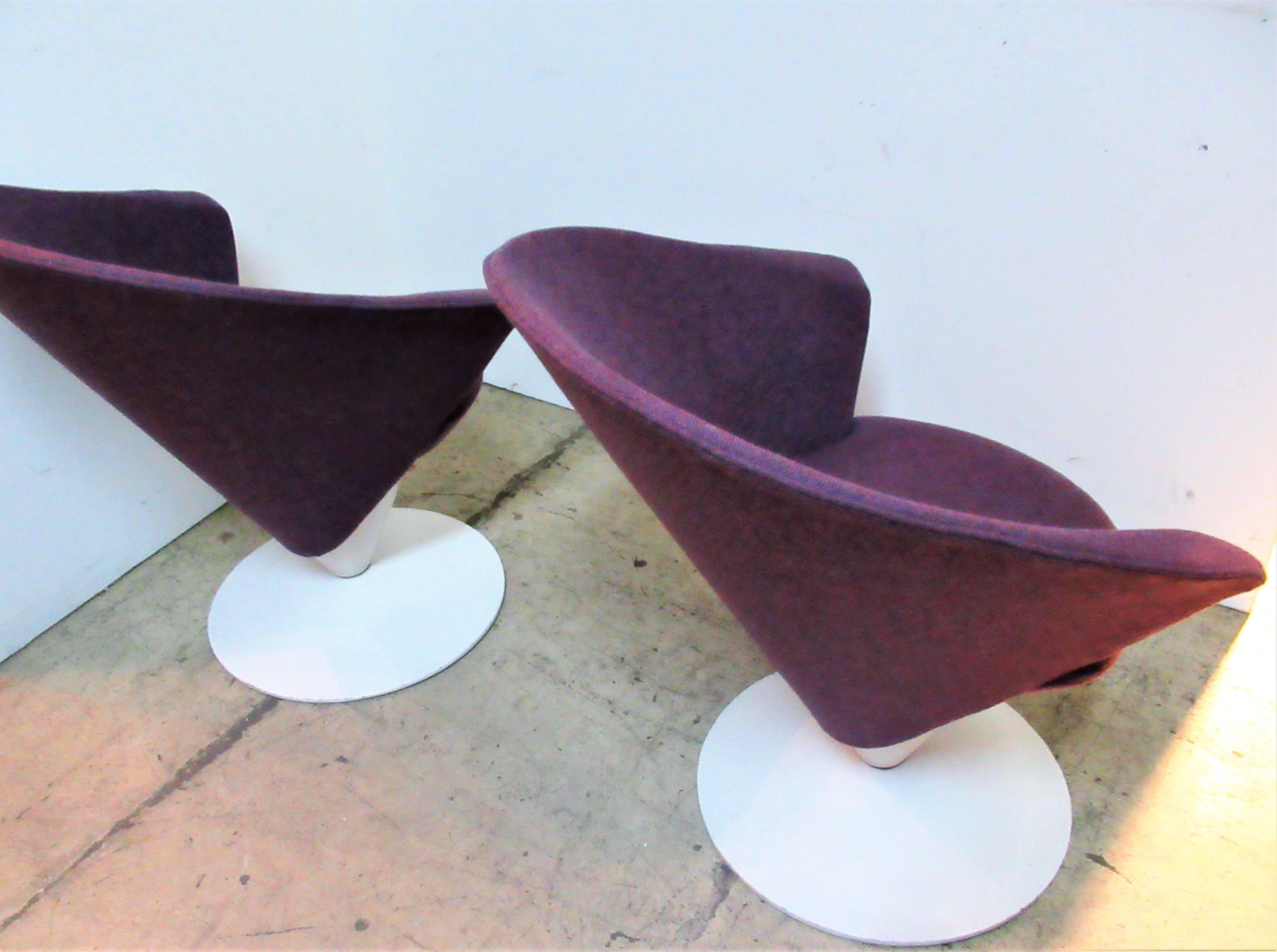 Swivel Cone Chairs by Adrian Pearsall 3