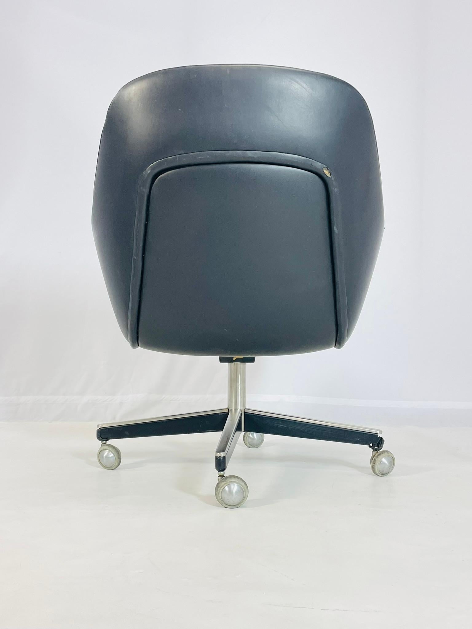 Drehbarer Schreibtischstuhl von Max Pearson für Knoll International, USA 1970 (Moderne der Mitte des Jahrhunderts) im Angebot