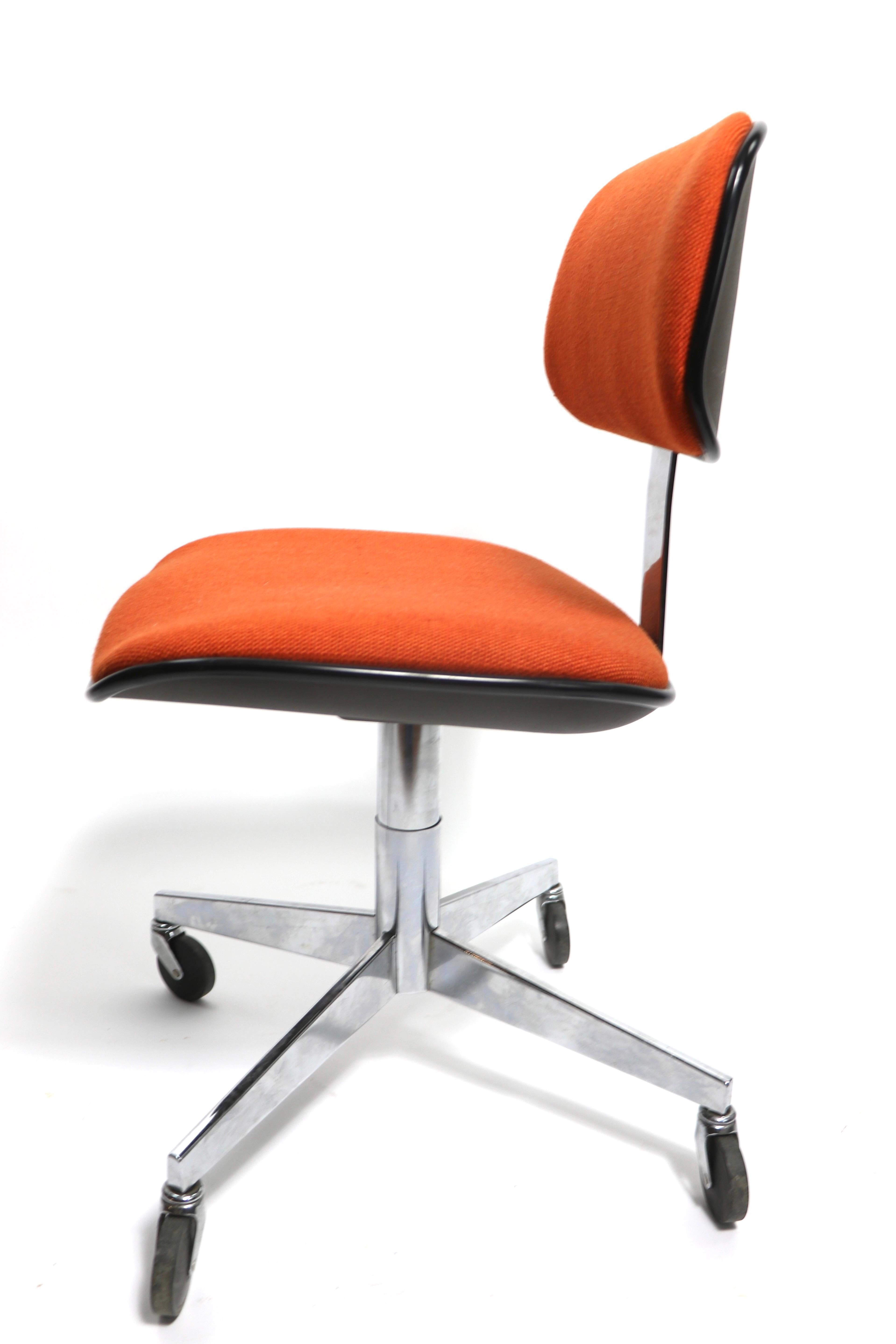 Mid-Century Modern Swivel Desk Chair by Steelcase