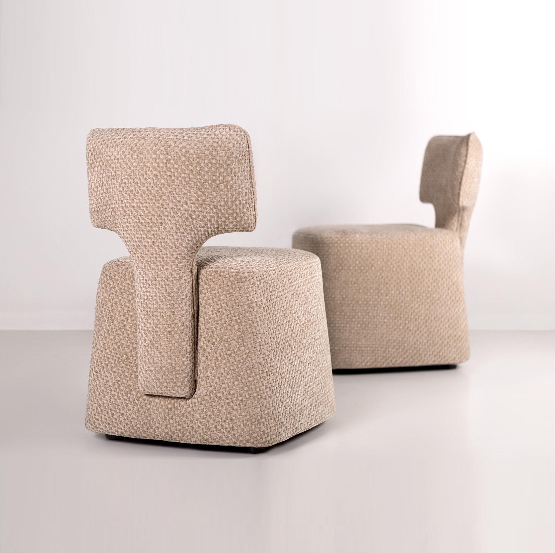 Tessuto Sedia da pranzo girevole con Silhouette Architettonica-Sotiris Lazou Design Studio in vendita