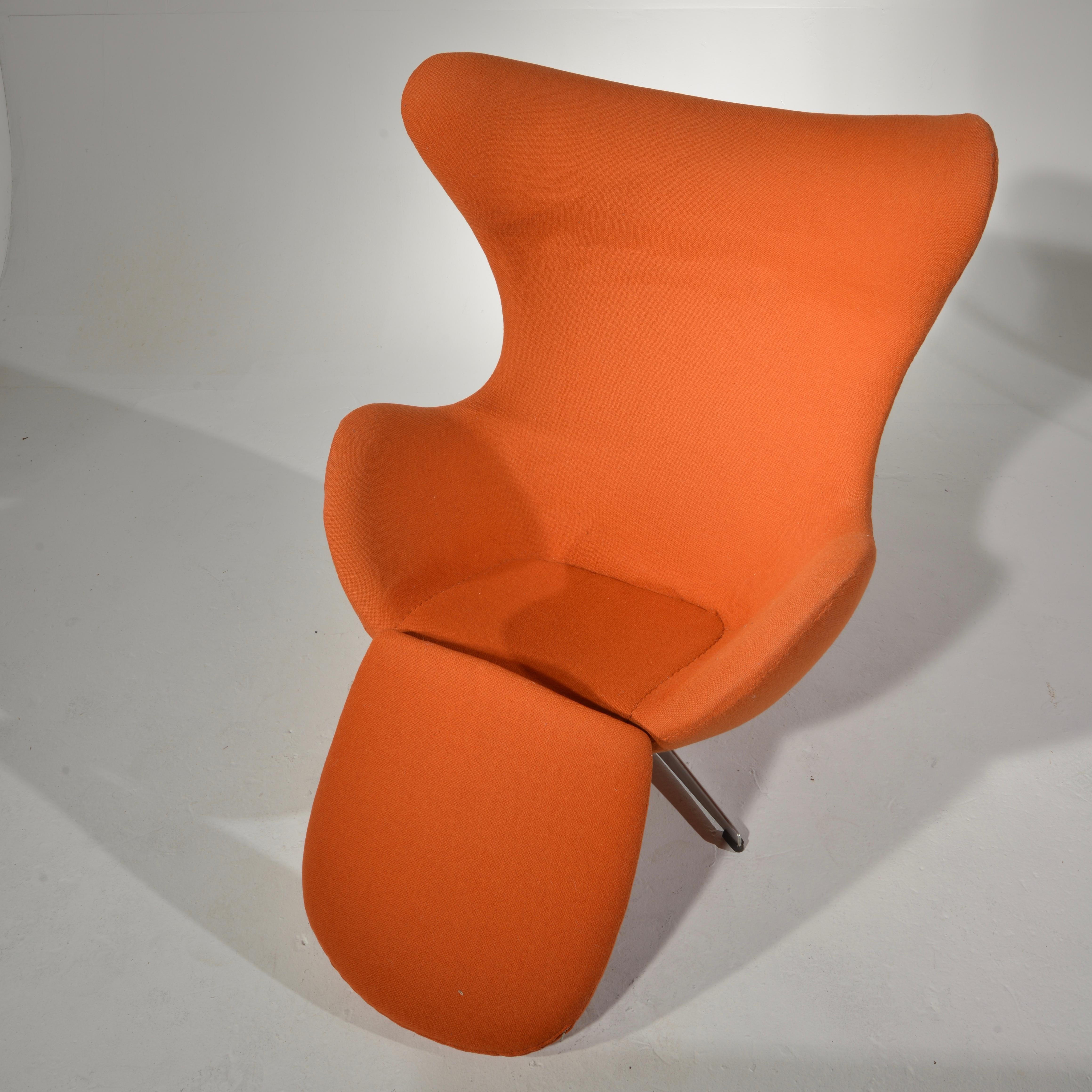 Swivel Egg Chair by Arne Jacobsen 5