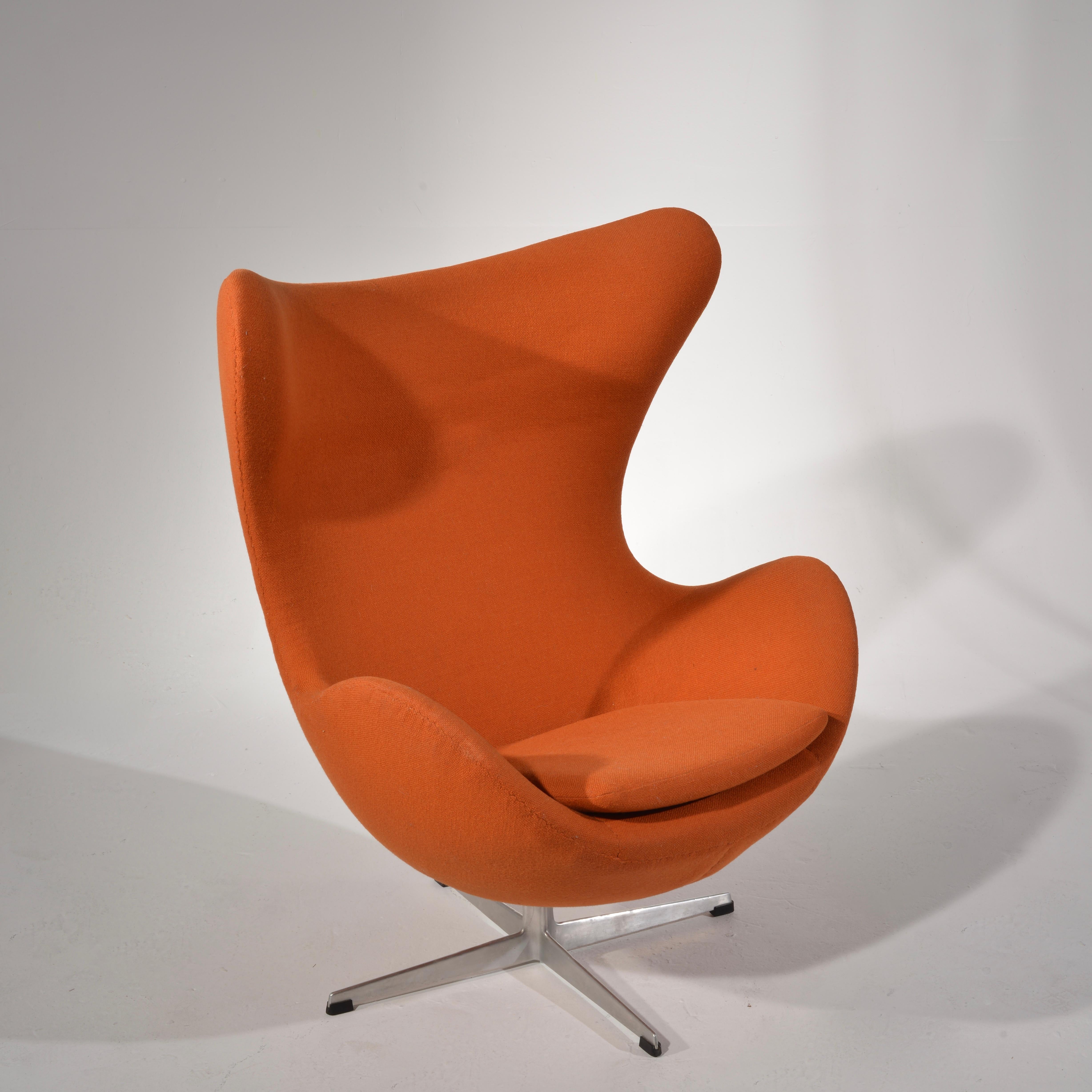 A midcentury armchair designed by Arne Jacobsen and produced by Fritz Hansen.