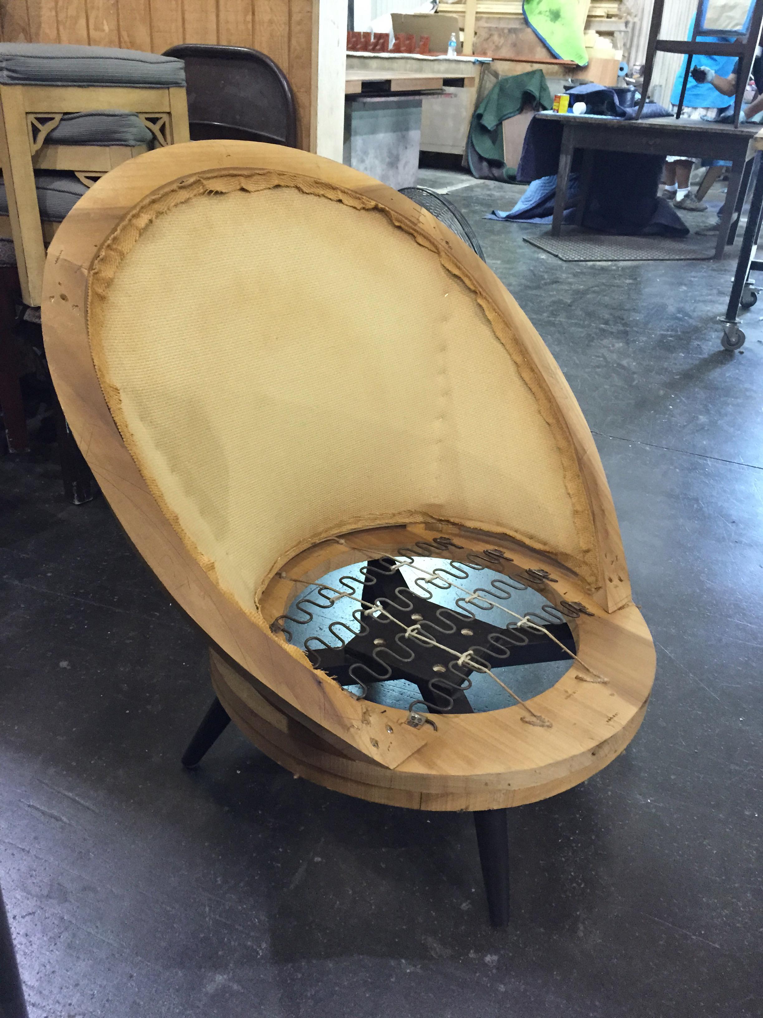 Mid-Century Modern Swivel Egg Chair in COM
